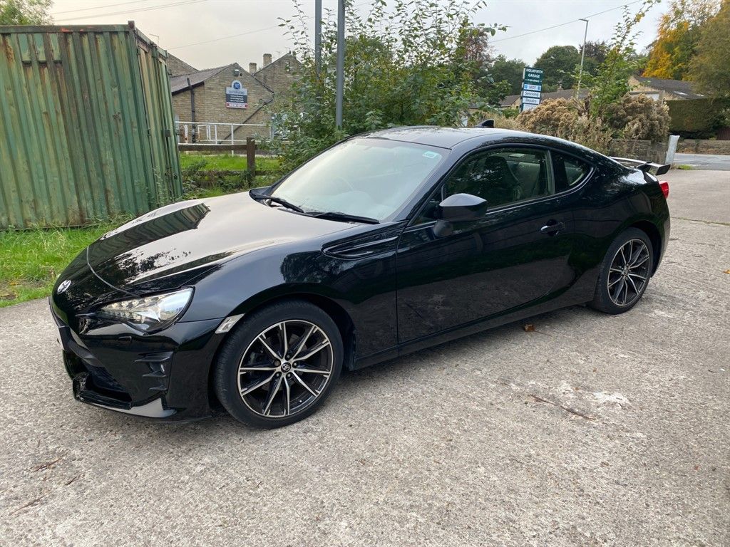 Toyota GT86 2.0L Professional D-4S Coupe 2dr Petrol Manual Euro 6 (197 bhp) 2dr Manual 2025