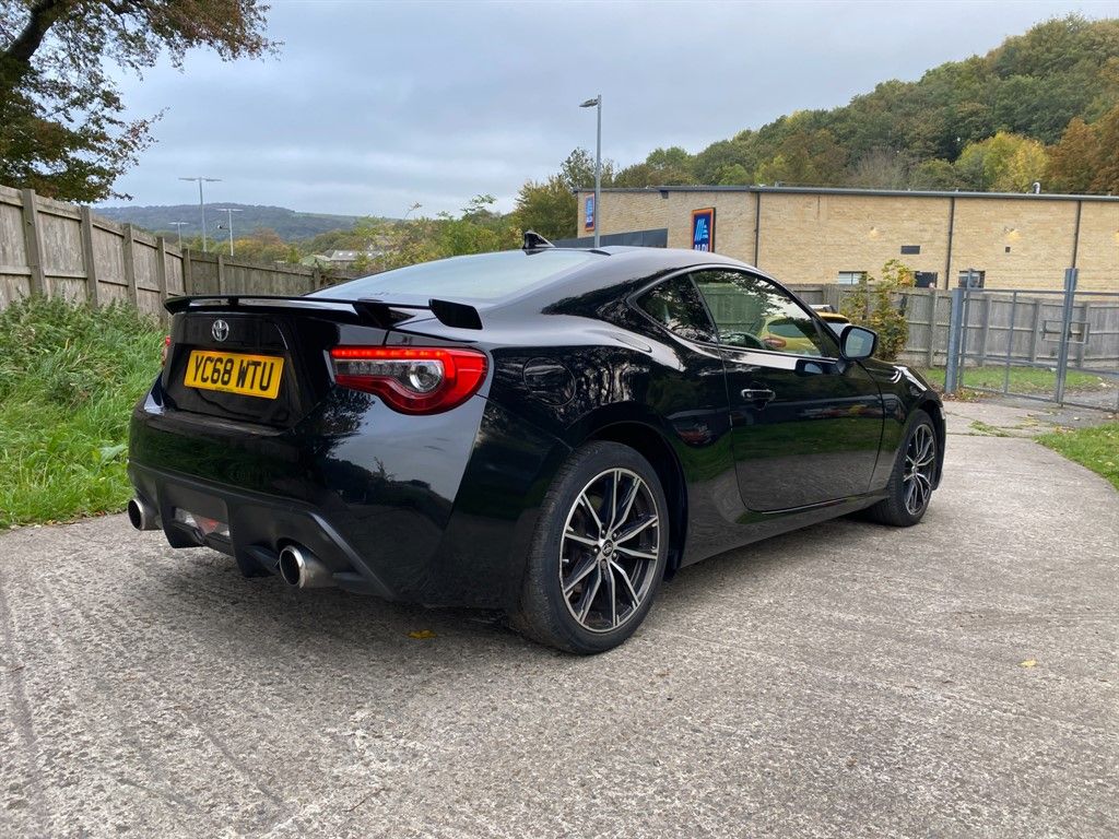 Toyota GT86 2.0L Professional D-4S Coupe 2dr Petrol Manual Euro 6 (197 bhp) 2dr Manual 2025