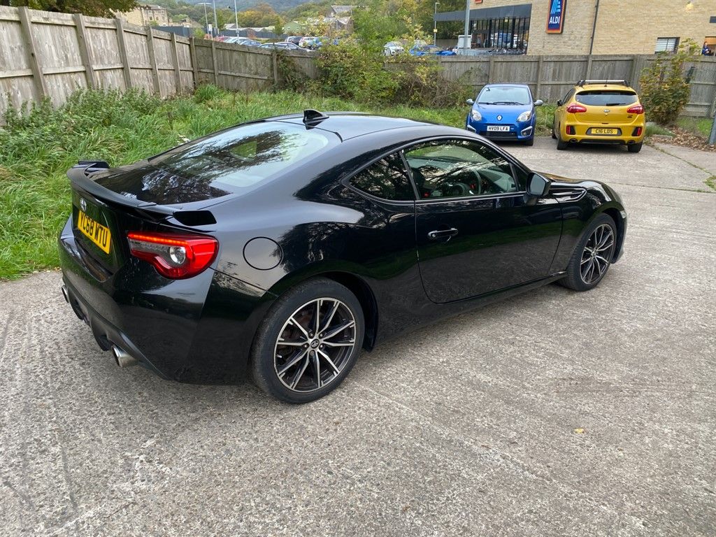 Toyota GT86 2.0L Professional D-4S Coupe 2dr Petrol Manual Euro 6 (197 bhp) 2dr Manual 2025