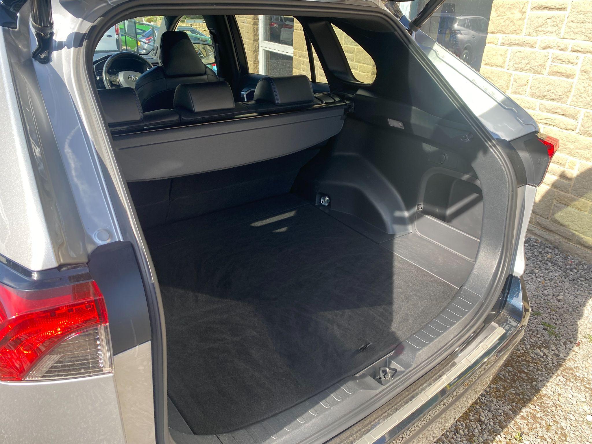 Toyota RAV4 2.5 VVT-h Dynamic CVT 4WD Euro 6 (s/s) 5dr 5dr Automatic 2025