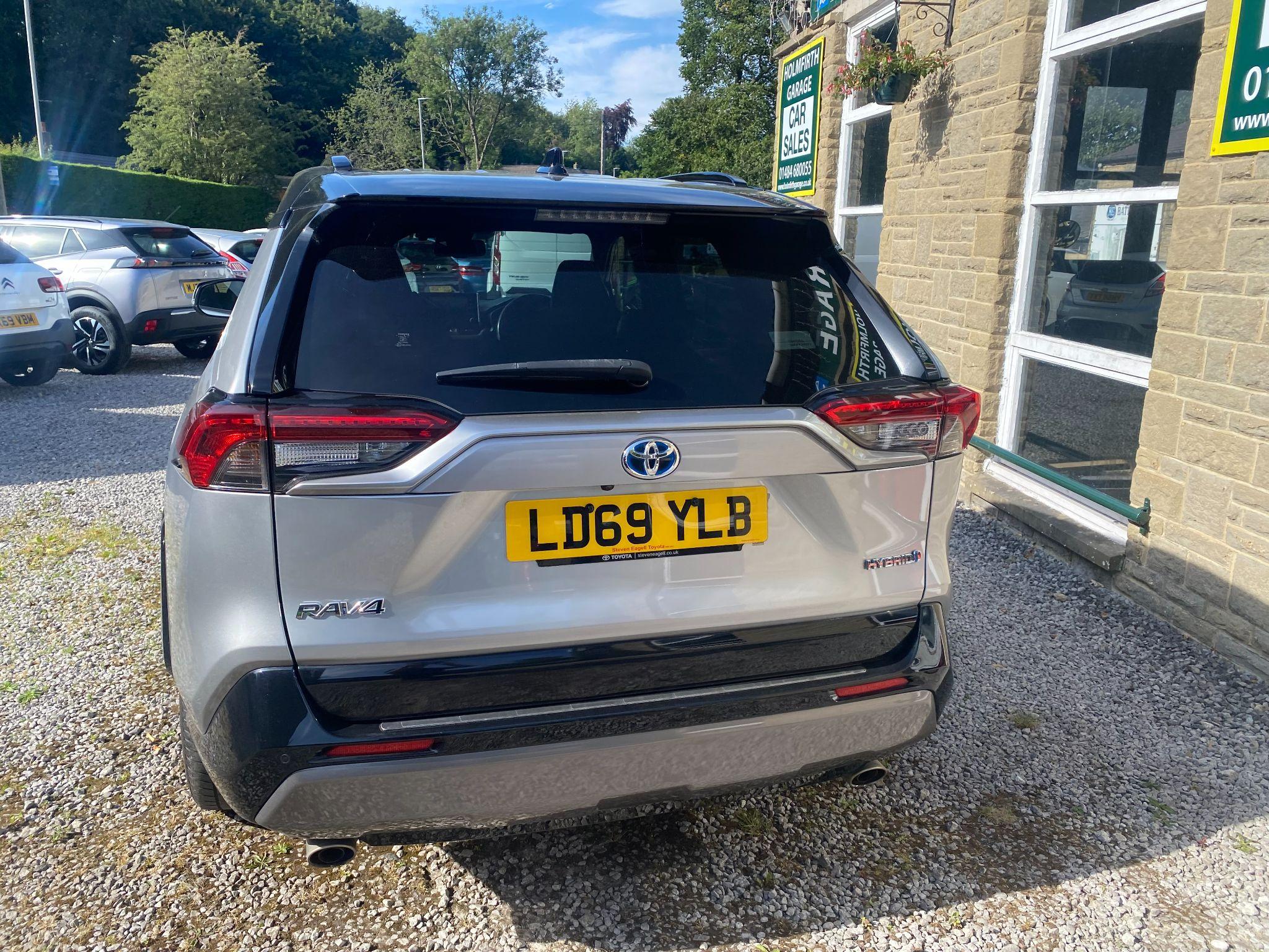 Toyota RAV4 2.5 VVT-h Dynamic CVT 4WD Euro 6 (s/s) 5dr 5dr Automatic 2025