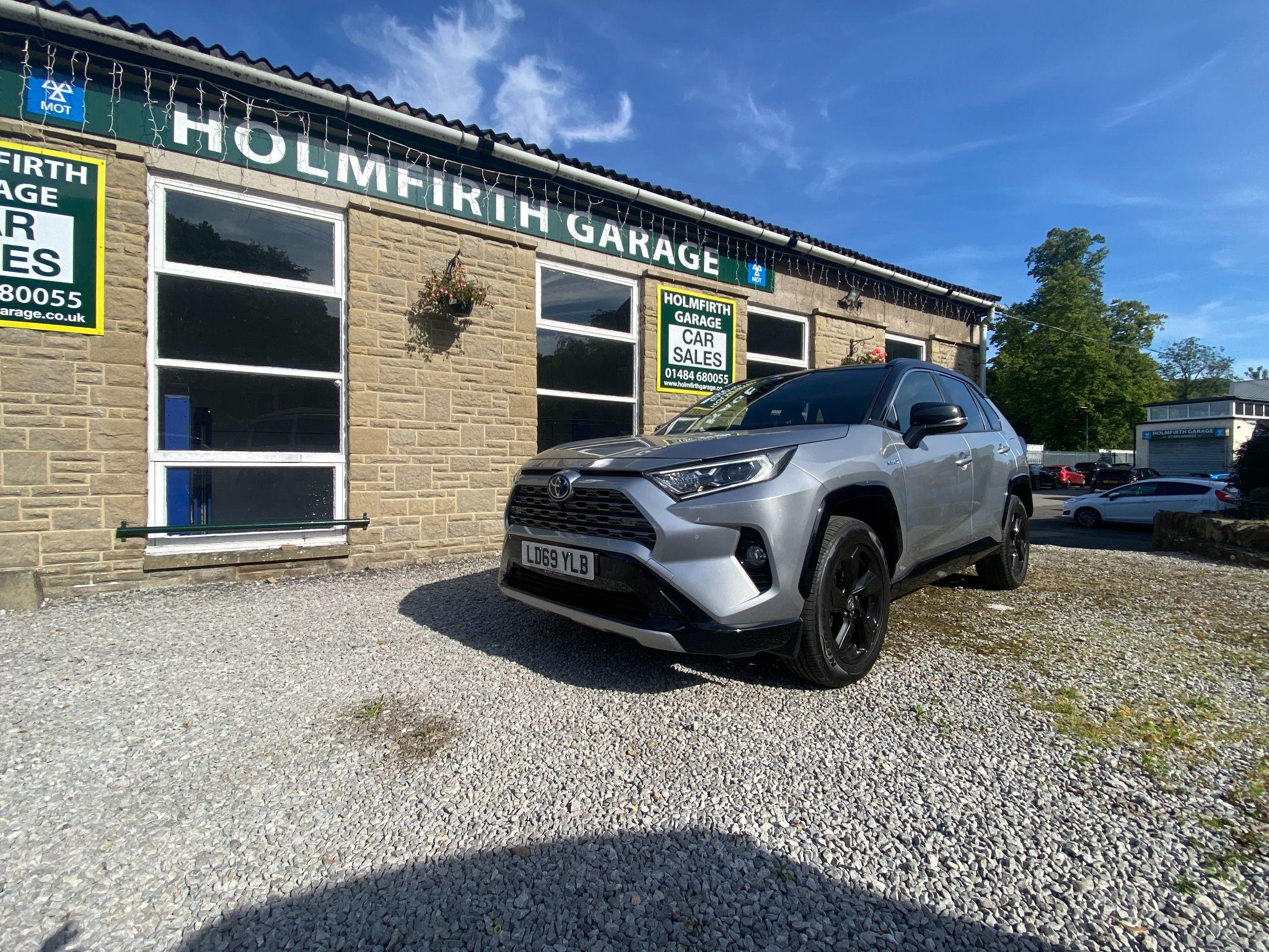 Toyota RAV4 2.5 VVT-h Dynamic CVT 4WD Euro 6 (s/s) 5dr 5dr Automatic 2025