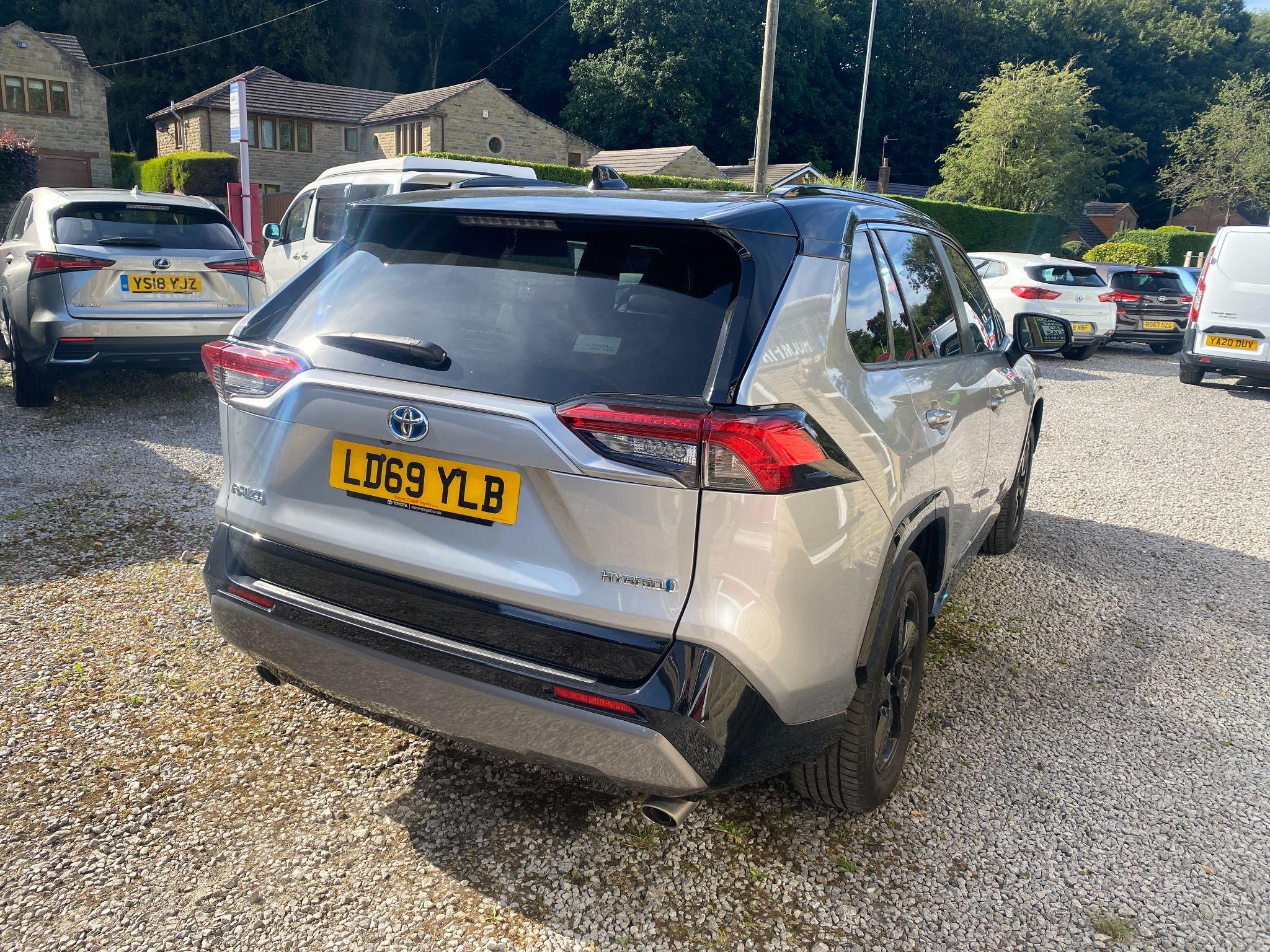 Toyota RAV4 2.5 VVT-h Dynamic CVT 4WD Euro 6 (s/s) 5dr 5dr Automatic 2025