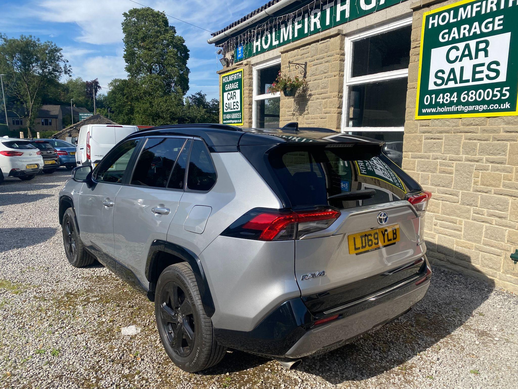 Toyota RAV4 2.5 VVT-h Dynamic CVT 4WD Euro 6 (s/s) 5dr 5dr Automatic 2025