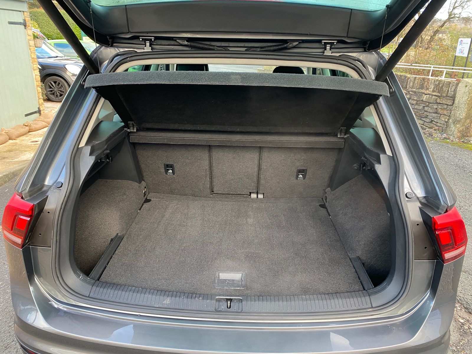 Volkswagen Tiguan 2.0 TDI BlueMotion Tech SE Navigation Euro 6 (s/s) 5dr 5dr Manual 2025