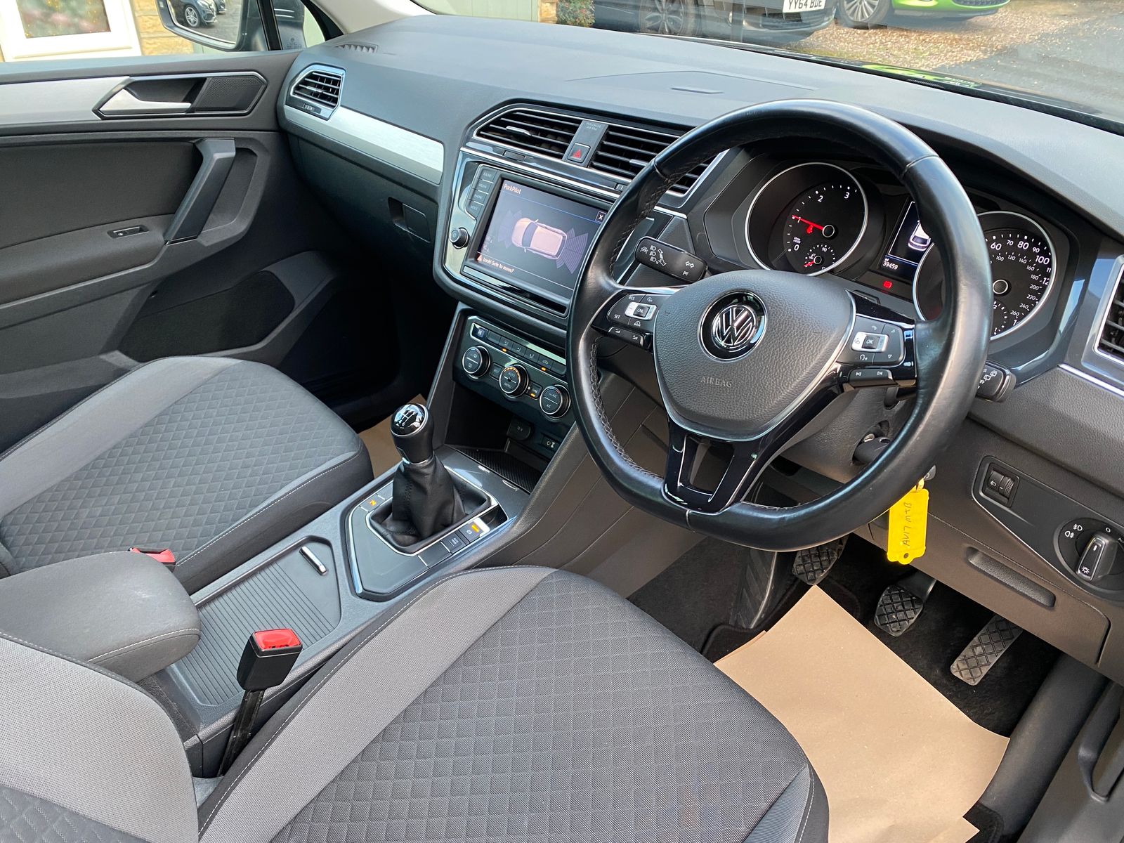 Volkswagen Tiguan 2.0 TDI BlueMotion Tech SE Navigation Euro 6 (s/s) 5dr 5dr Manual 2025