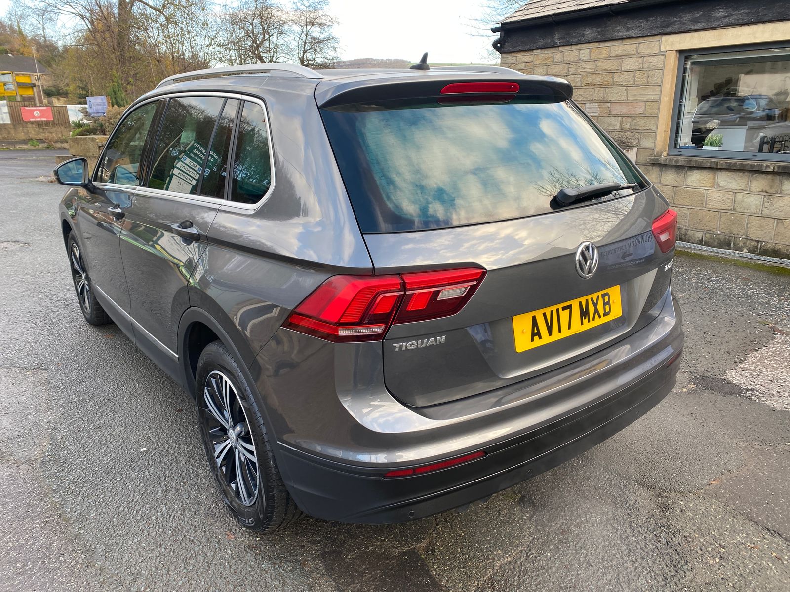 Volkswagen Tiguan 2.0 TDI BlueMotion Tech SE Navigation Euro 6 (s/s) 5dr 5dr Manual 2025