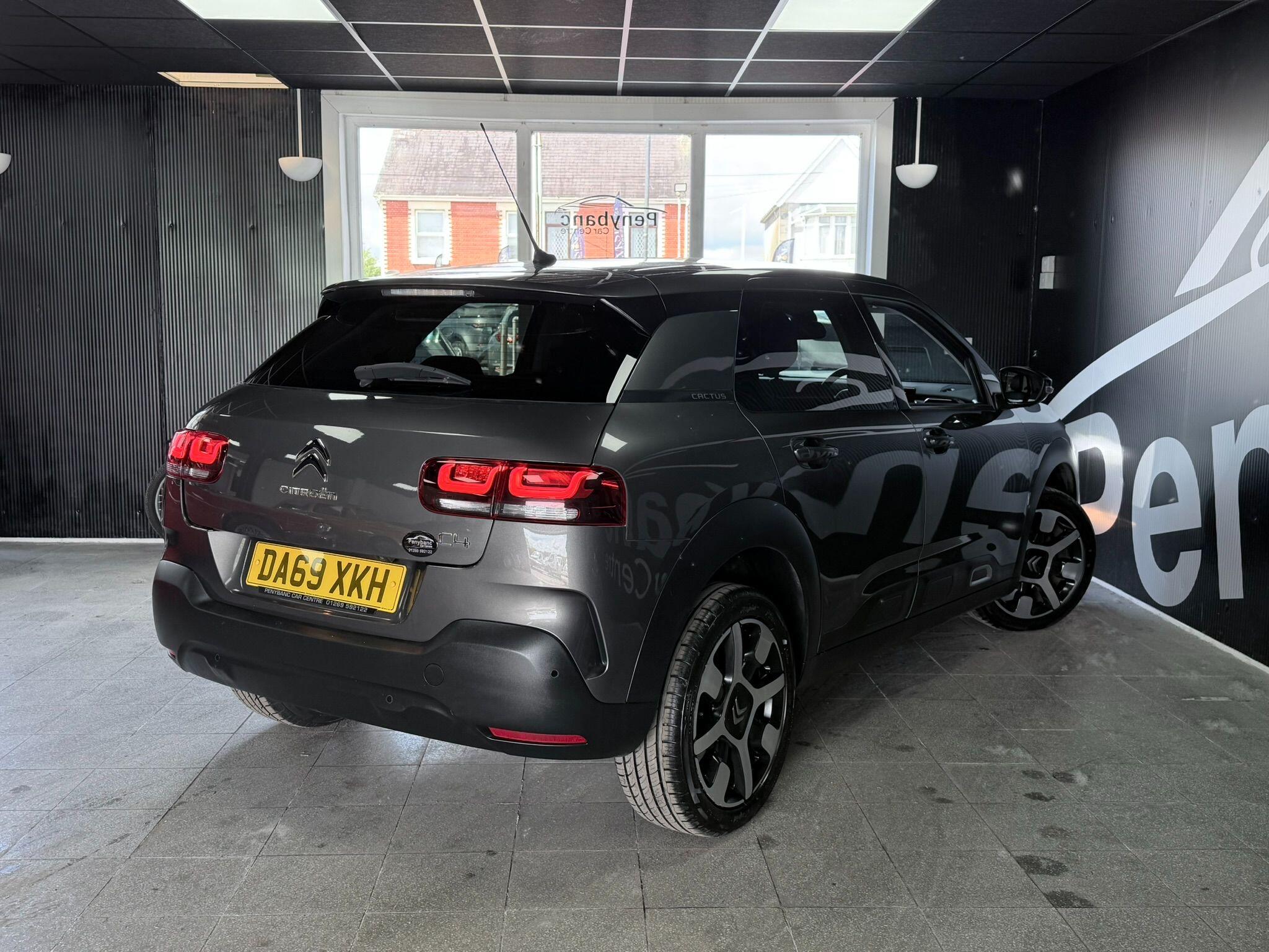 2019 Citroen C4 Cactus 1.2 PureTech GPF Flair Euro 6 (s/s) 5dr, exterior view 3