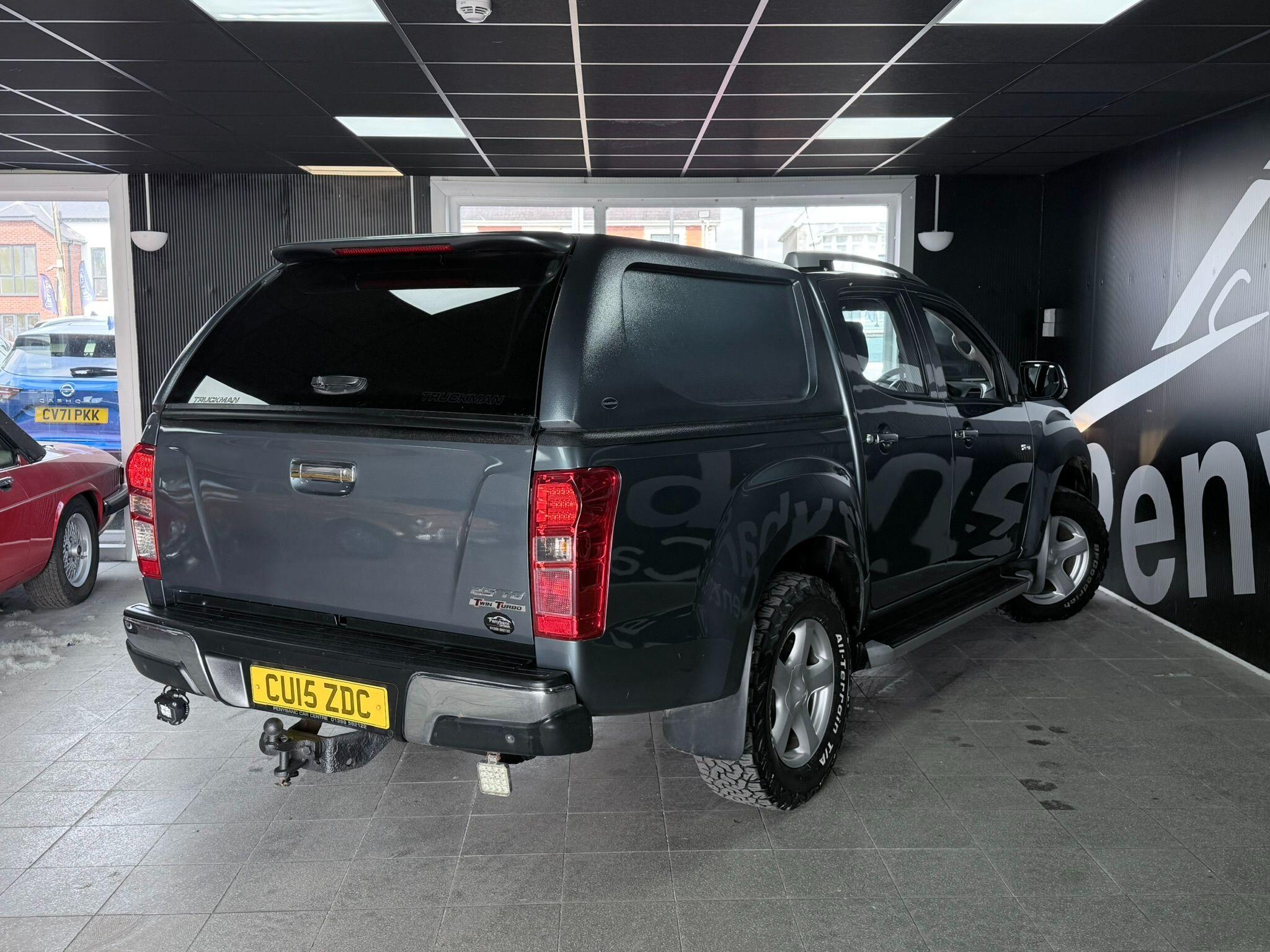 2015 Isuzu D-Max 2.5 TD Yukon 4x4 4dr, exterior view 3