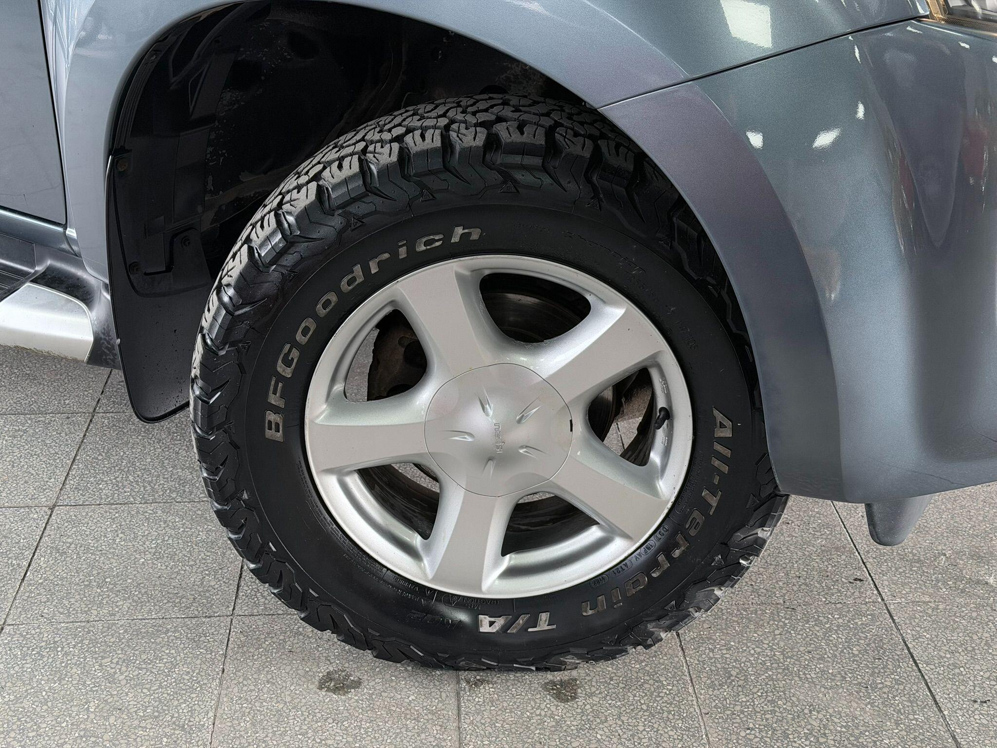 2015 Isuzu D-Max 2.5 TD Yukon 4x4 4dr, exterior view 4