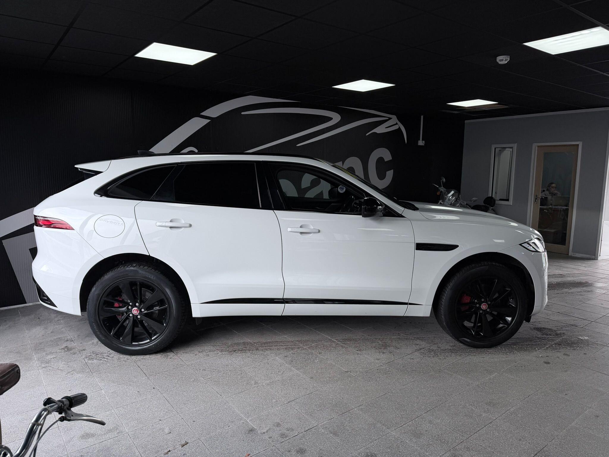 2022 Jaguar F-PACE 2.0 D200 MHEV R-Dynamic Black Auto AWD Euro 6 (s/s) 5dr, exterior view 4
