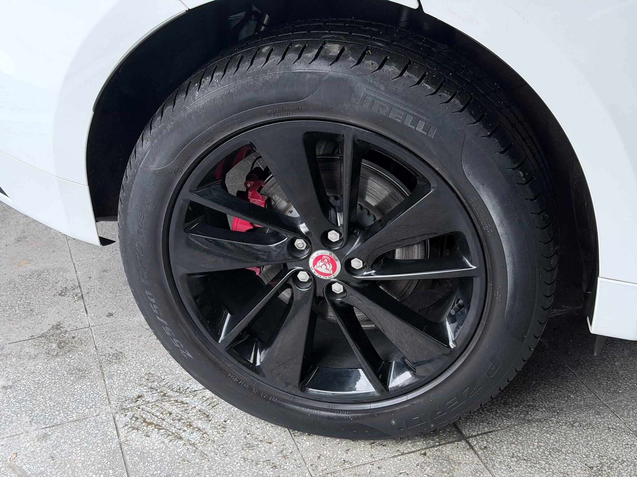 2022 Jaguar F-PACE 2.0 D200 MHEV R-Dynamic Black Auto AWD Euro 6 (s/s) 5dr, exterior view 3