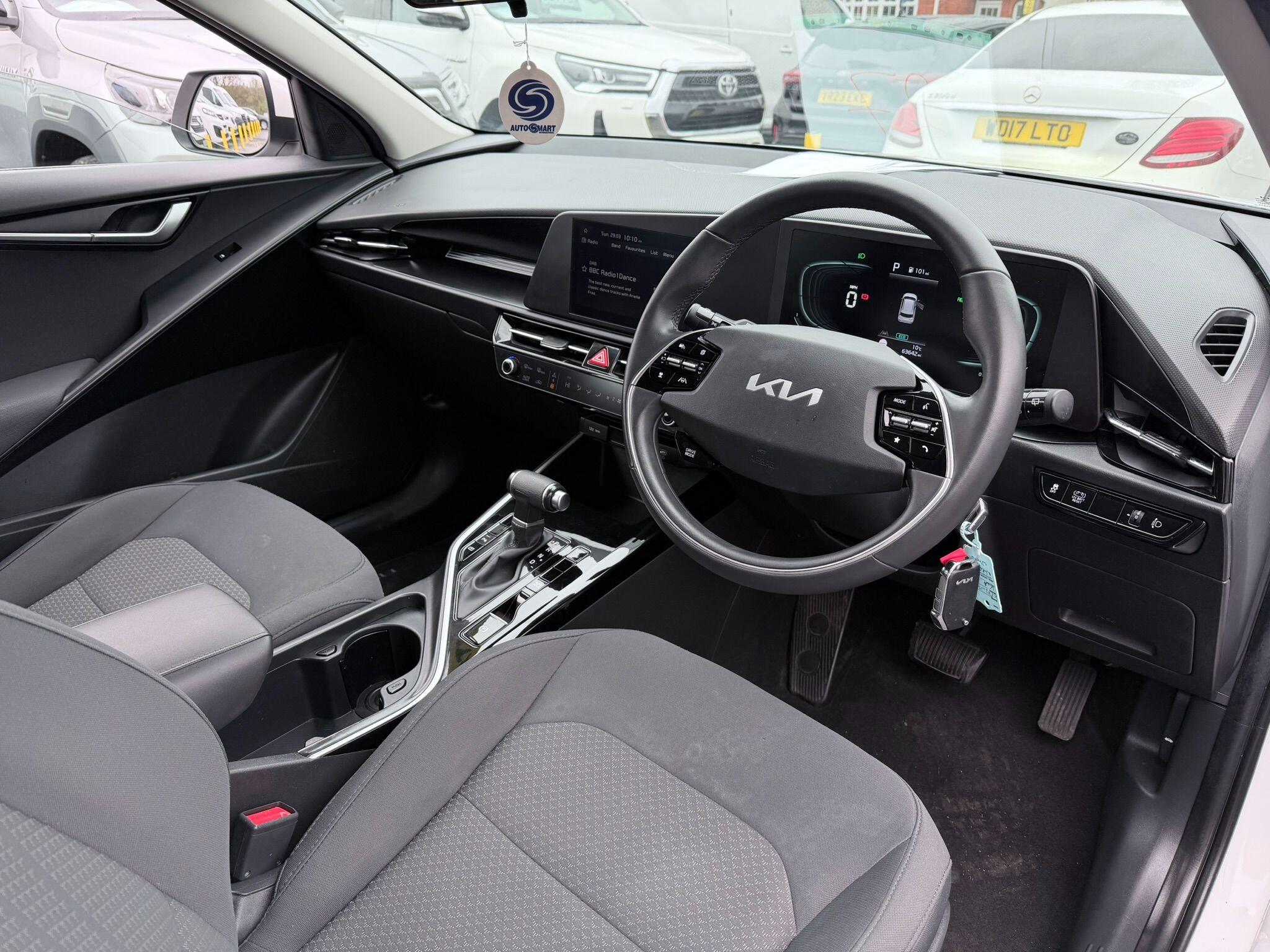 2022 Kia Niro 1.6h GDi 2 DCT Euro 6 (s/s) 5dr, exterior view 2