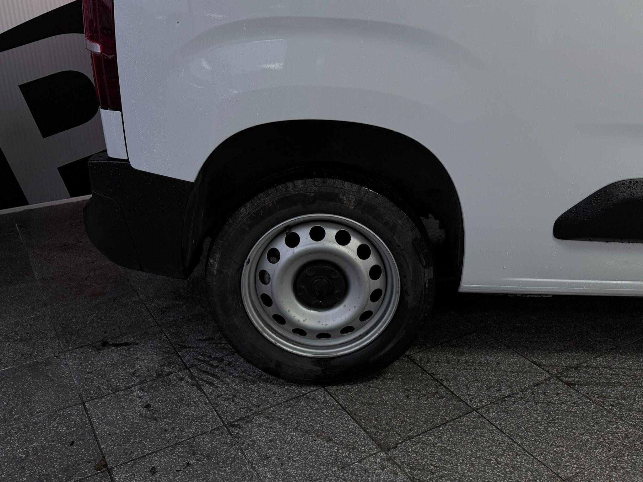 2024 Vauxhall Combo 1.5 Turbo D 2300 Prime L1 H1 Euro 6 (s/s) 5dr, exterior view 3