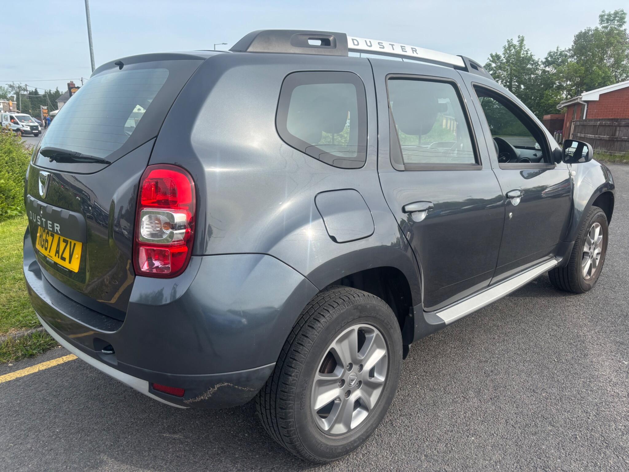 2018 Dacia Duster 1.5 dCi Laureate EDC Euro 6 (s/s) 5dr, exterior view 3