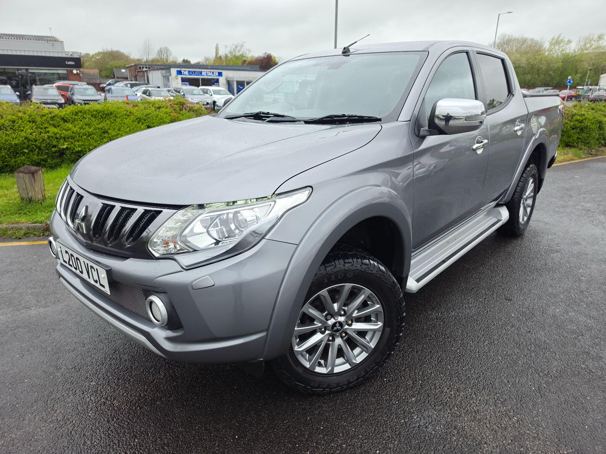 2019 Mitsubishi L200 2.4 DI-D DC Barbarian 4WD Euro 6 4dr, exterior view 4