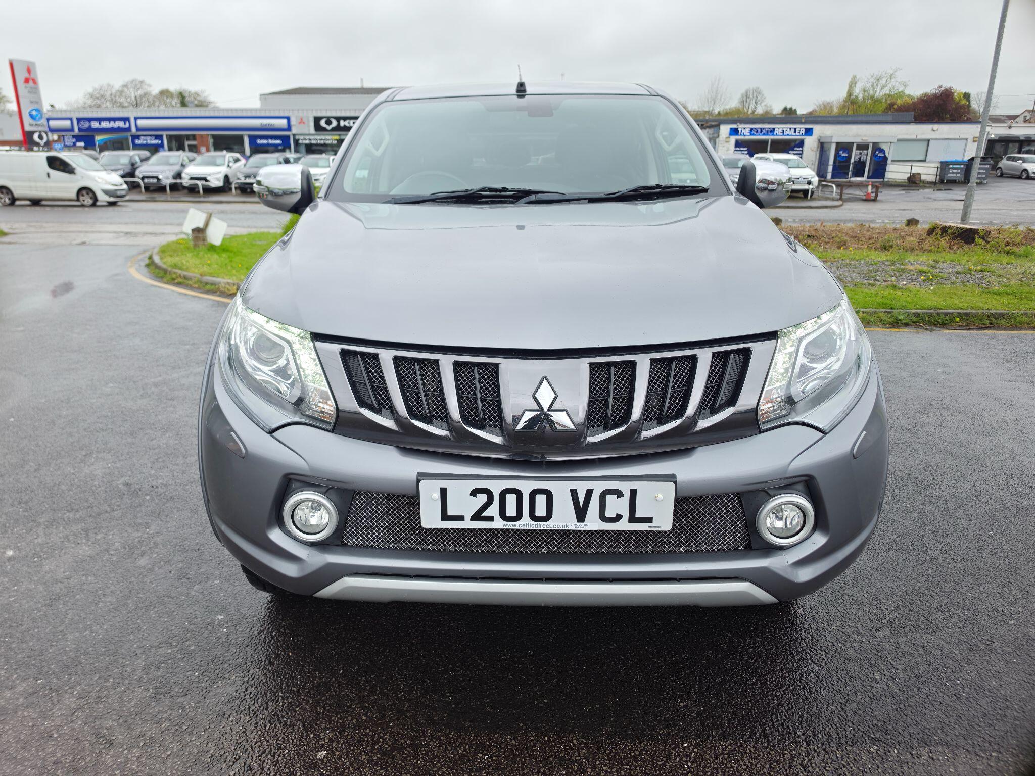 2019 Mitsubishi L200 2.4 DI-D DC Barbarian 4WD Euro 6 4dr, exterior view 3