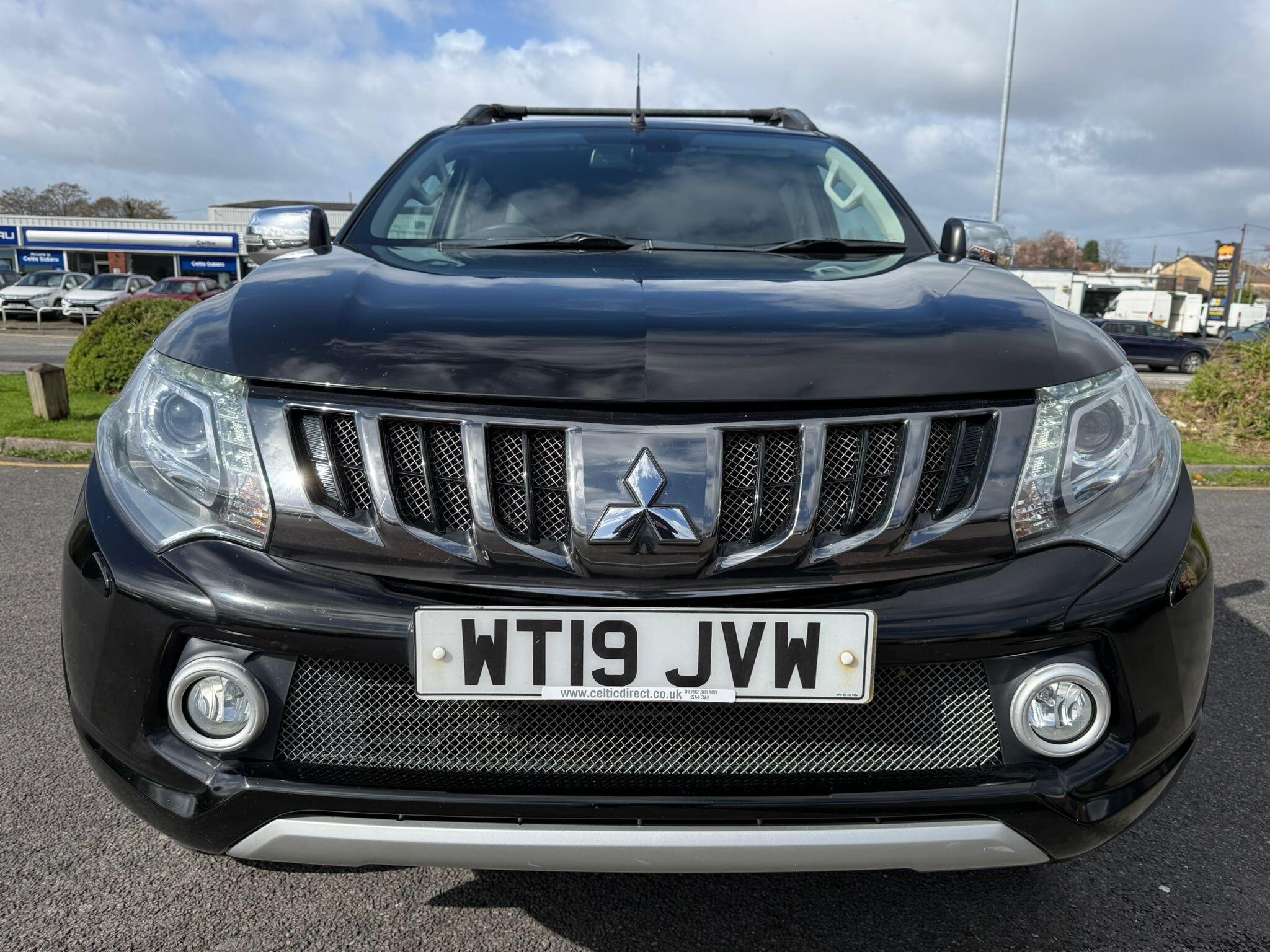 2019 Mitsubishi L200 2.4 DI-D DC Barbarian Auto 4WD Euro 6 4dr, exterior view 3