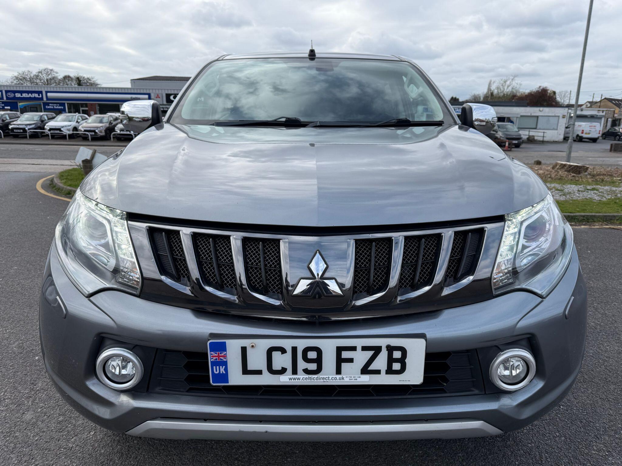 2019 Mitsubishi L200 2.4 DI-D DC Barbarian Auto 4WD Euro 6 4dr, exterior view 3