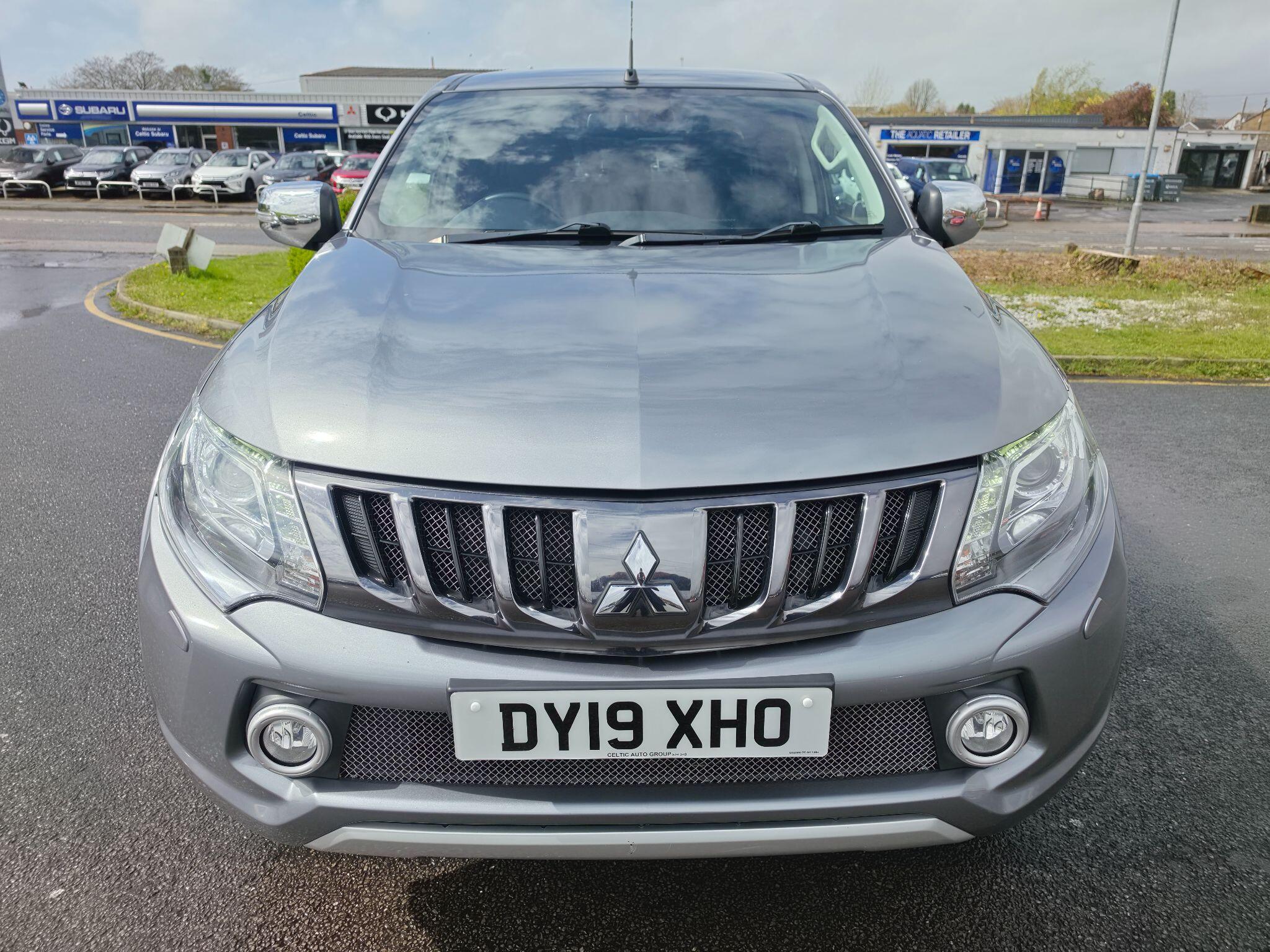 2019 Mitsubishi L200 2.4 DI-D DC Barbarian Auto 4WD Euro 6 4dr, exterior view 3