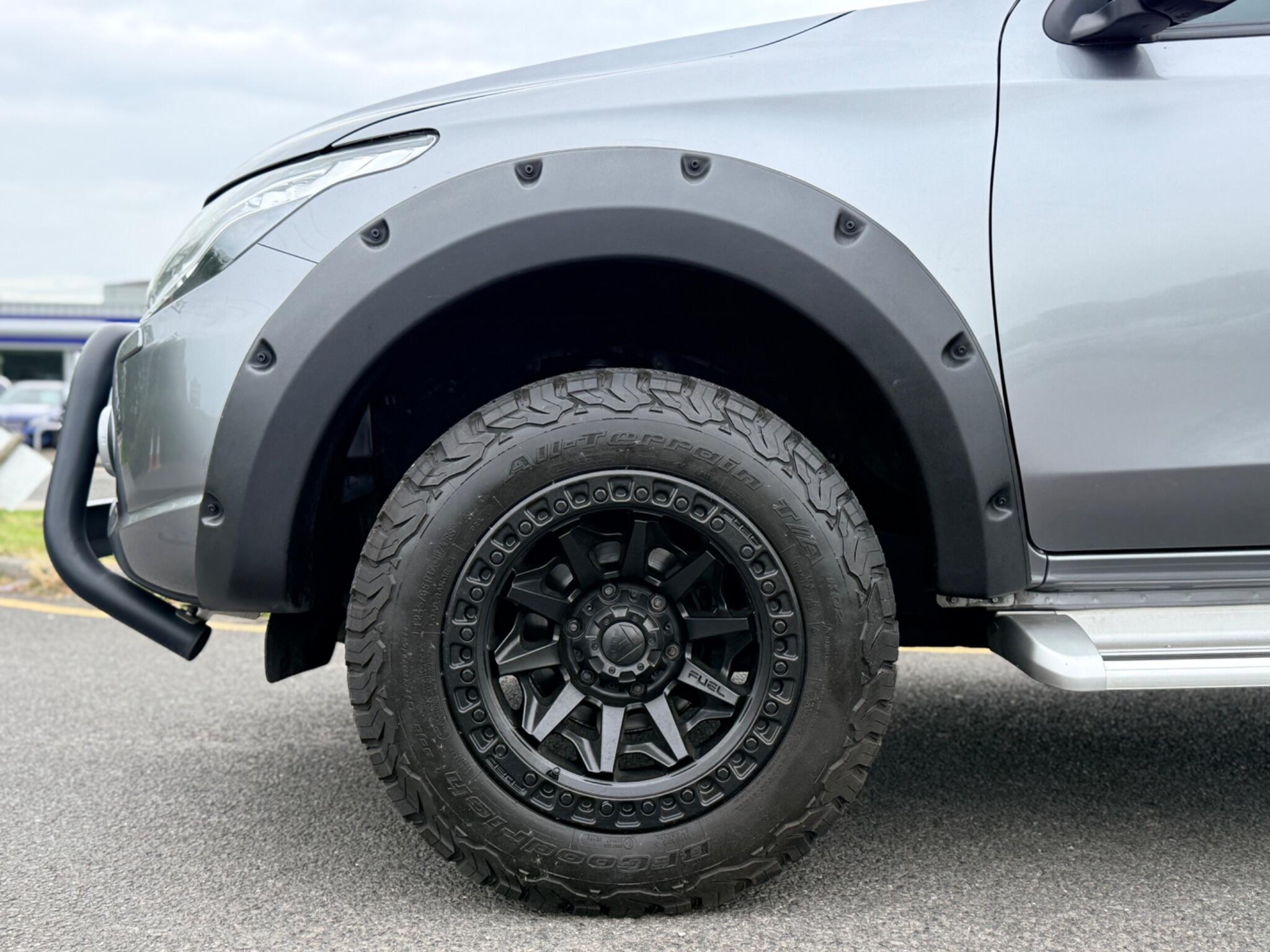 2019 Mitsubishi L200 2.4 DI-D DC Barbarian Auto 4WD Euro 6 4dr, exterior view 4