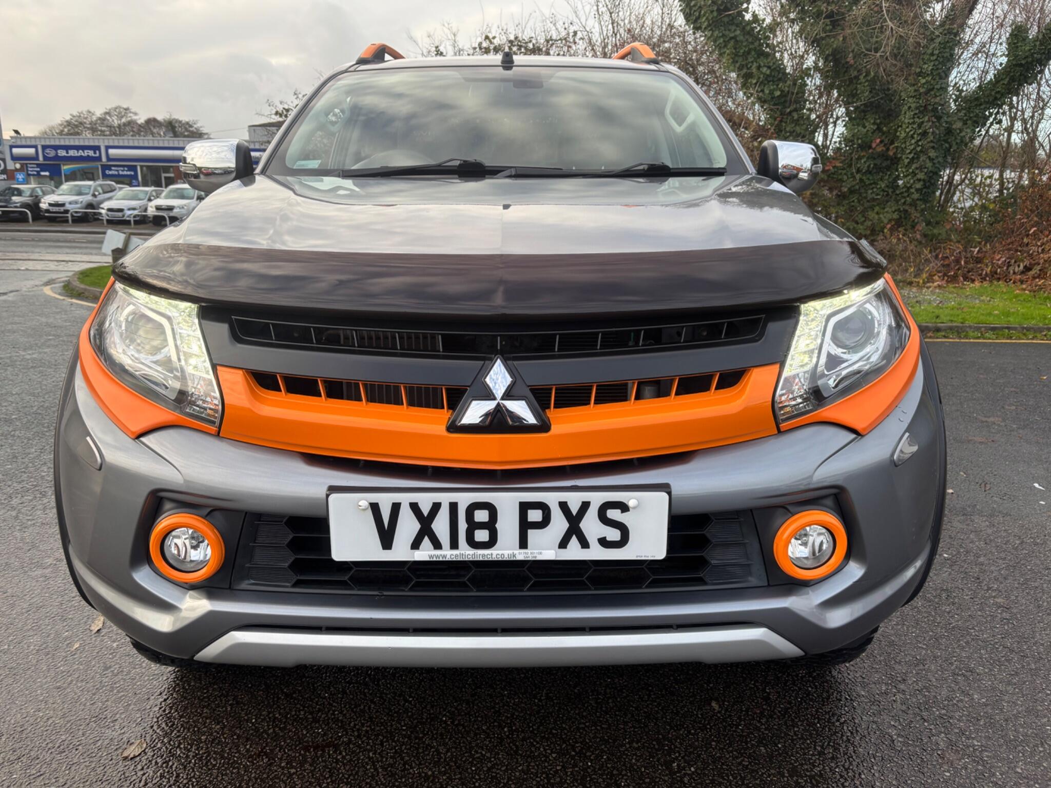 2018 Mitsubishi L200 2.4 DI-D DC Barbarian SVP II Auto 4WD Euro 6 4dr, exterior view 3