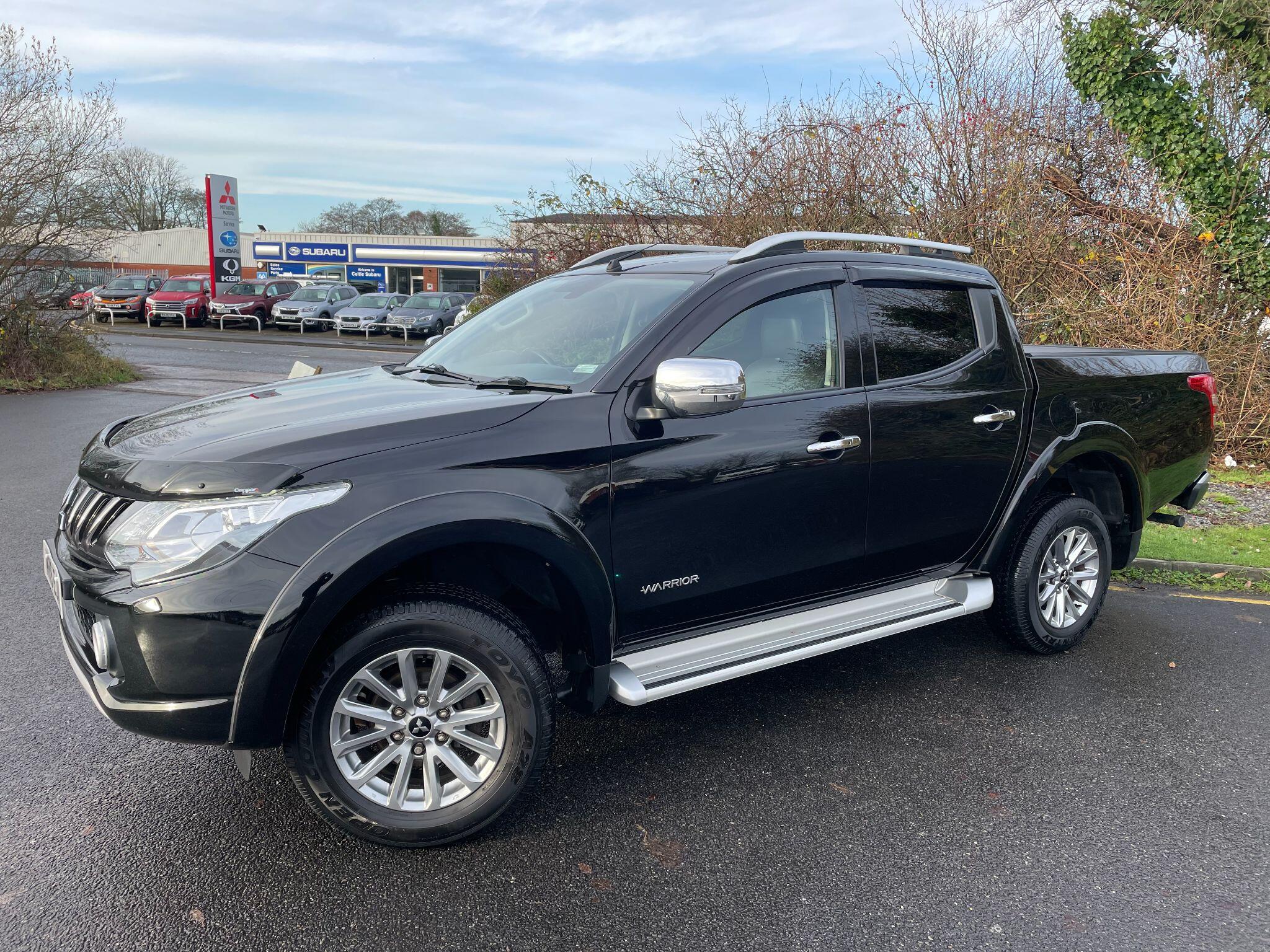 2019 Mitsubishi L200 2.4 DI-D DC Warrior 4WD Euro 6 4dr, exterior view 3