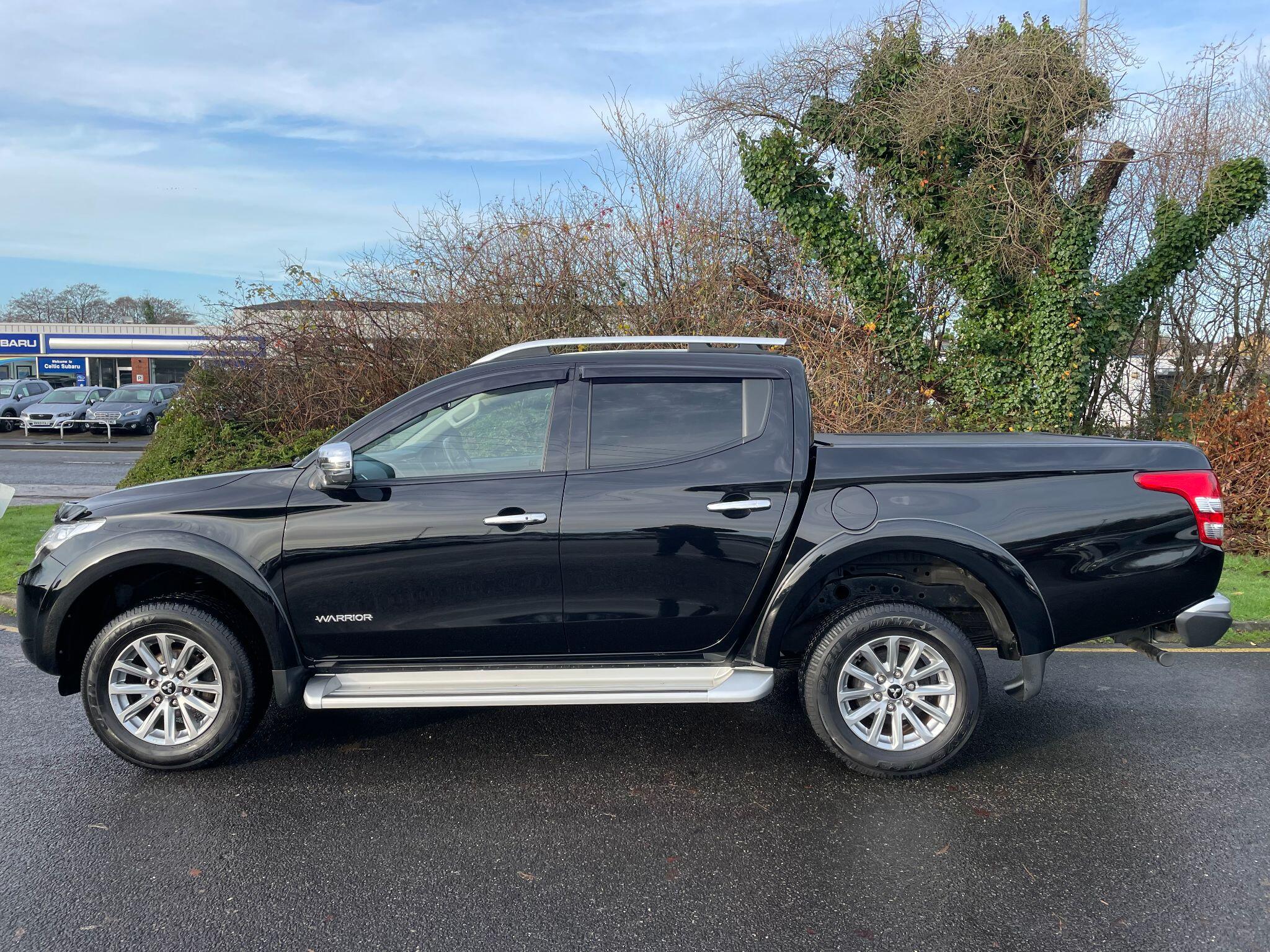 2019 Mitsubishi L200 2.4 DI-D DC Warrior 4WD Euro 6 4dr, exterior view 4