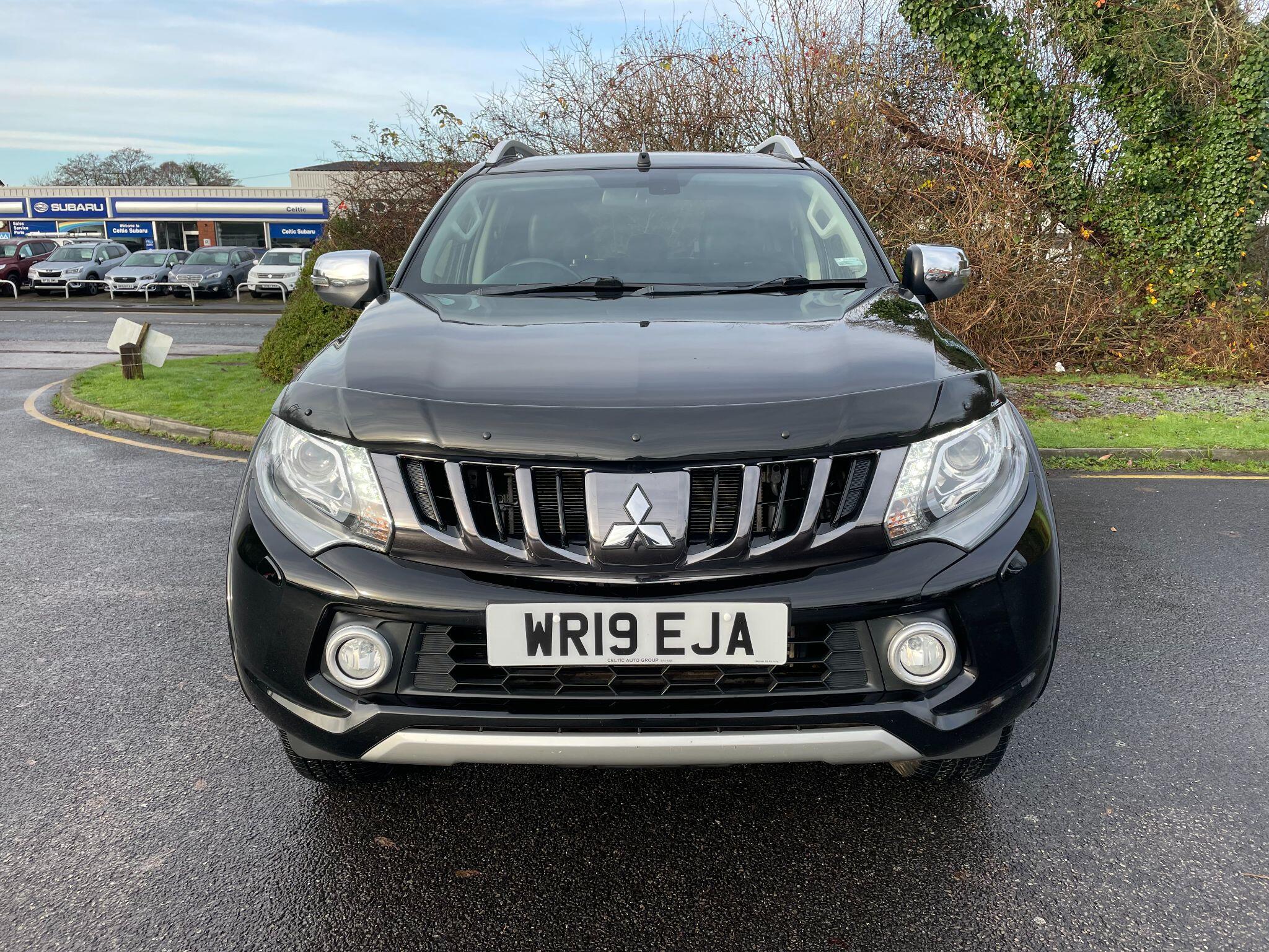 2019 Mitsubishi L200 2.4 DI-D DC Warrior 4WD Euro 6 4dr, exterior view 2
