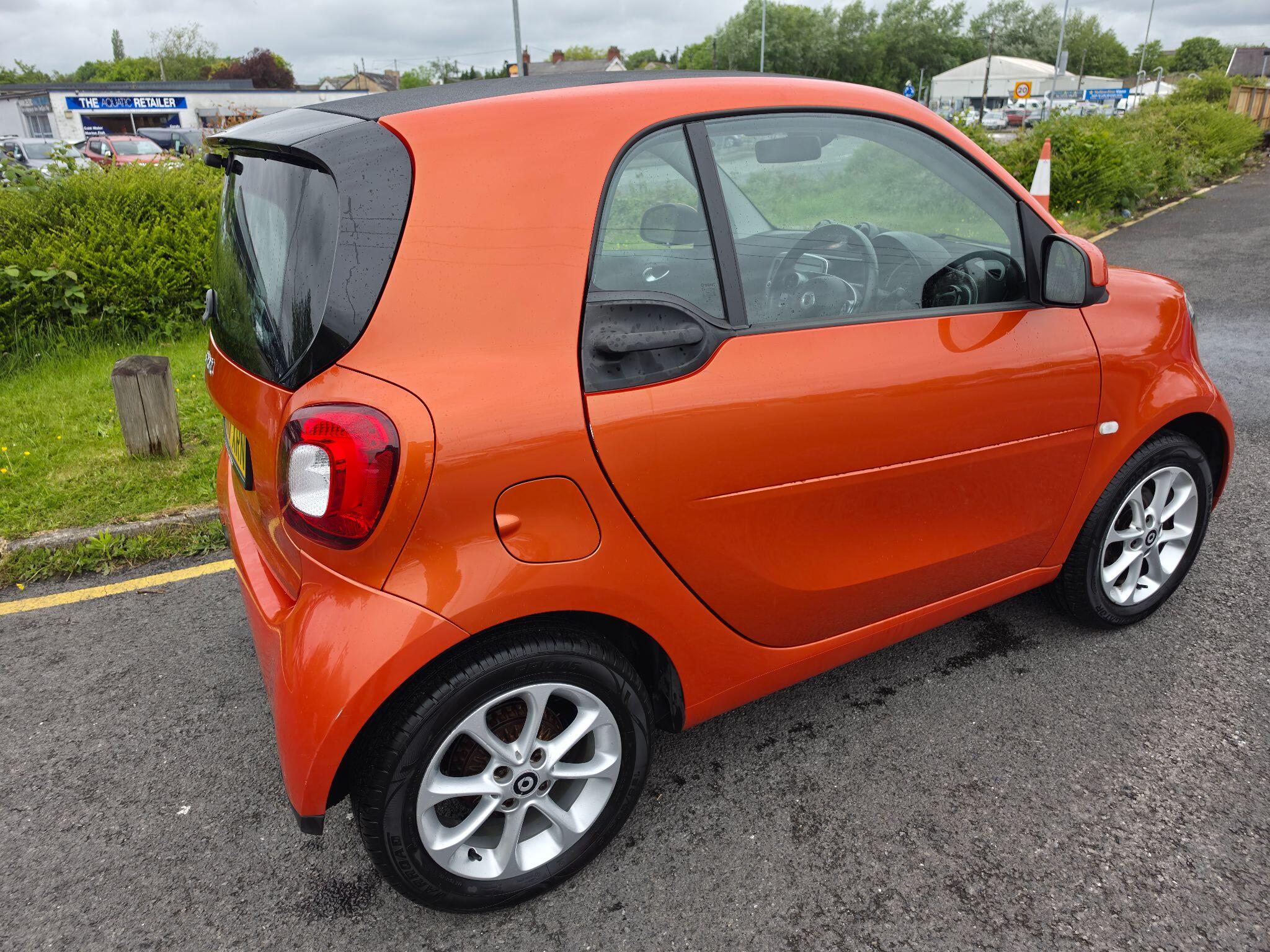 2017 Smart ForTwo 1.0 Passion (Premium) Twinamic Euro 6 (s/s) 2dr, exterior view 2