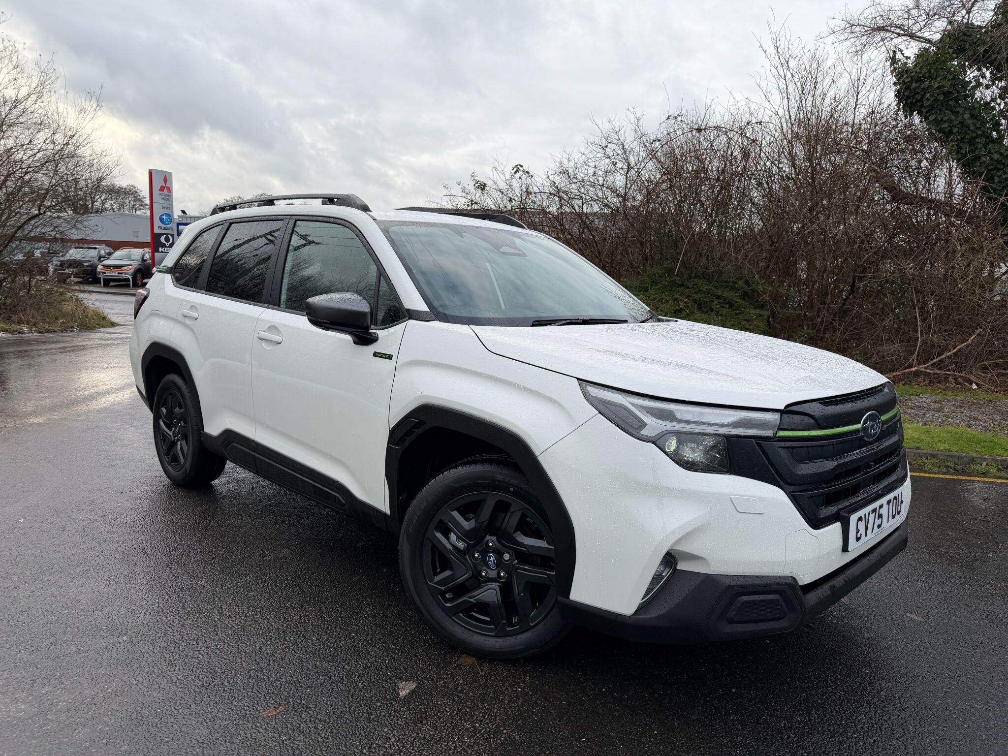 2025 Subaru Forester 2.0 i e-Boxer Field Lineartronic 4WD Euro 6 (s/s) 5dr for sale, exterior front view