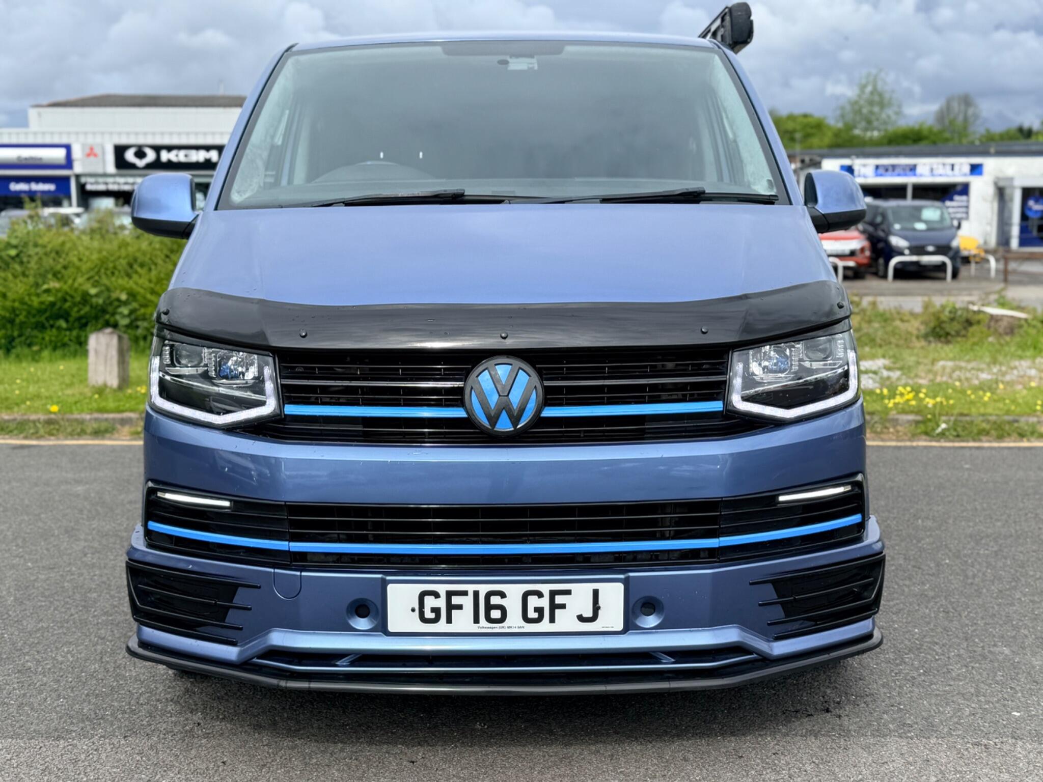 2016 Volkswagen Transporter 2.0 TDI T30 BlueMotion Tech Trendline FWD LWB Euro 5 (s/s) 5dr, exterior view 3