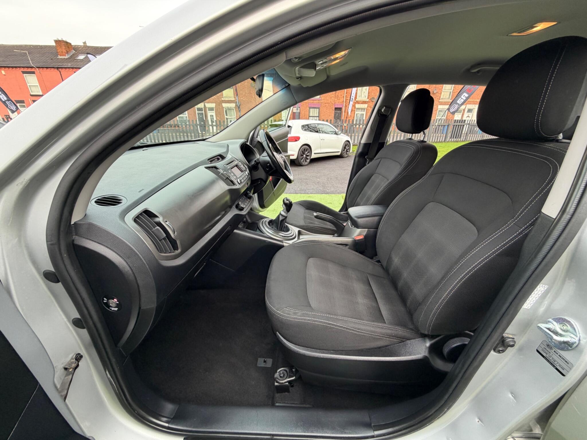 Kia Sportage 1.7 CRDi EcoDynamics 1 SUV 5dr Diesel Manual 2WD Euro 5 (s/s) (114 bhp) 5dr Manual 2014