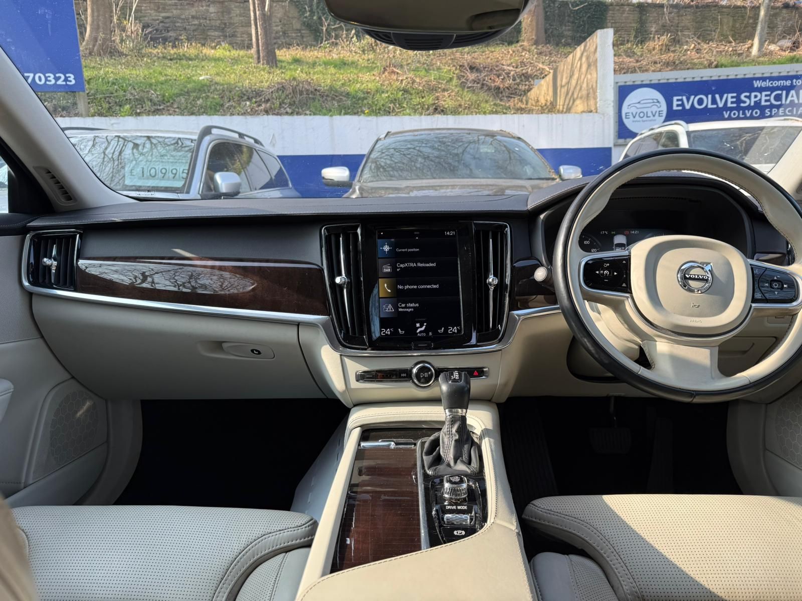 Volvo V90 2.0 D4 Inscription Plus Estate 5dr Diesel Auto Euro 6 (s/s) (190 ps) 5dr Automatic 2026