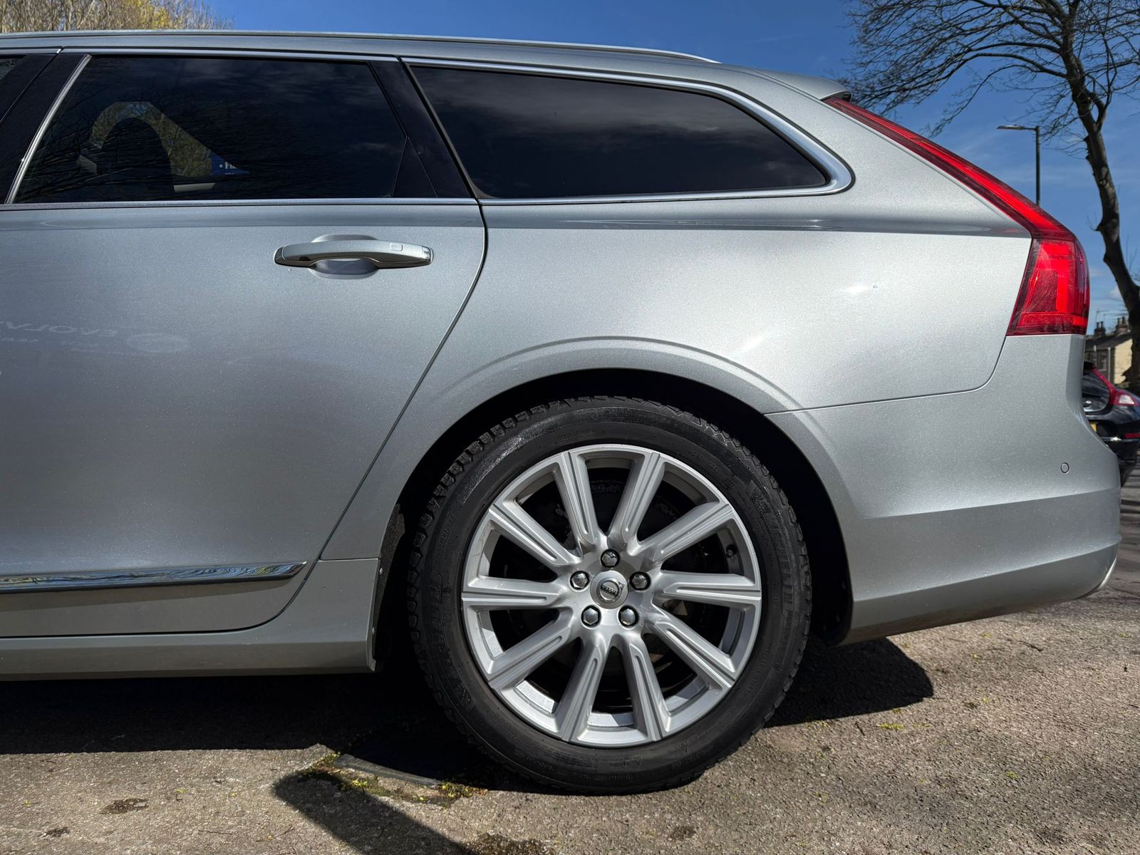 Volvo V90 2.0 D5 PowerPulse Inscription Estate 5dr Diesel Auto AWD Euro 6 (s/s) (235 ps) 5dr Automatic 2026