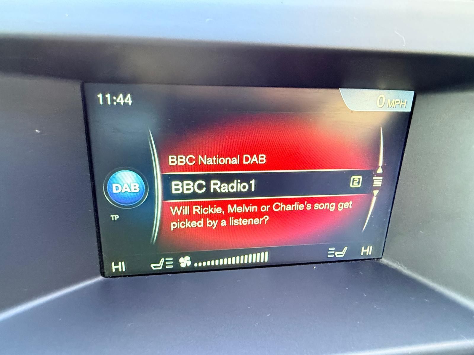 Volvo XC60 2.4 D5 R-Design Lux Nav SUV 5dr Diesel Auto AWD Euro 6 (s/s) (220 ps) 5dr Automatic 2026