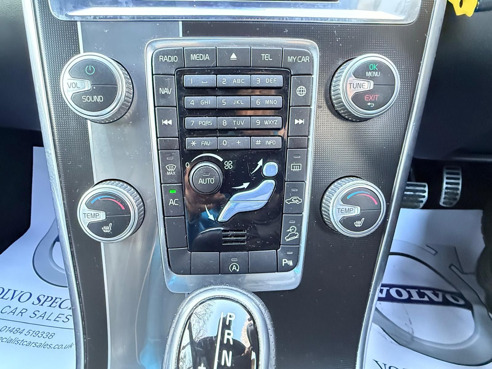 Volvo XC60 2.4 D5 R-Design Lux Nav SUV 5dr Diesel Auto AWD Euro 6 (s/s) (220 ps) 5dr Automatic 2026