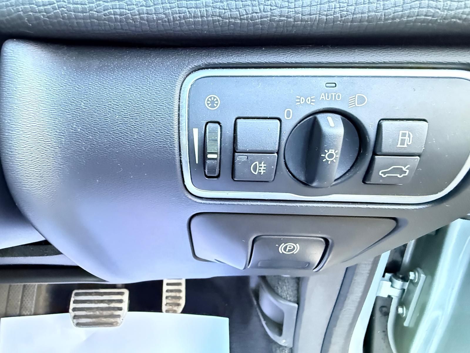 Volvo XC60 2.4 D5 R-Design Lux Nav SUV 5dr Diesel Auto AWD Euro 6 (s/s) (220 ps) 5dr Automatic 2026