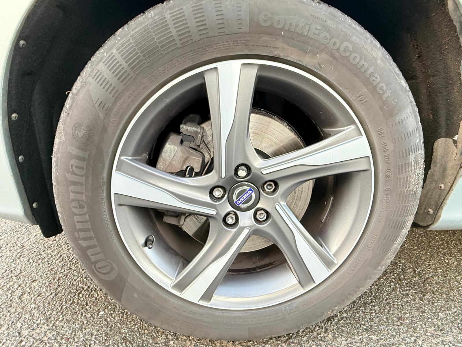 Volvo XC60 2.4 D5 R-Design Lux Nav SUV 5dr Diesel Auto AWD Euro 6 (s/s) (220 ps) 5dr Automatic 2026