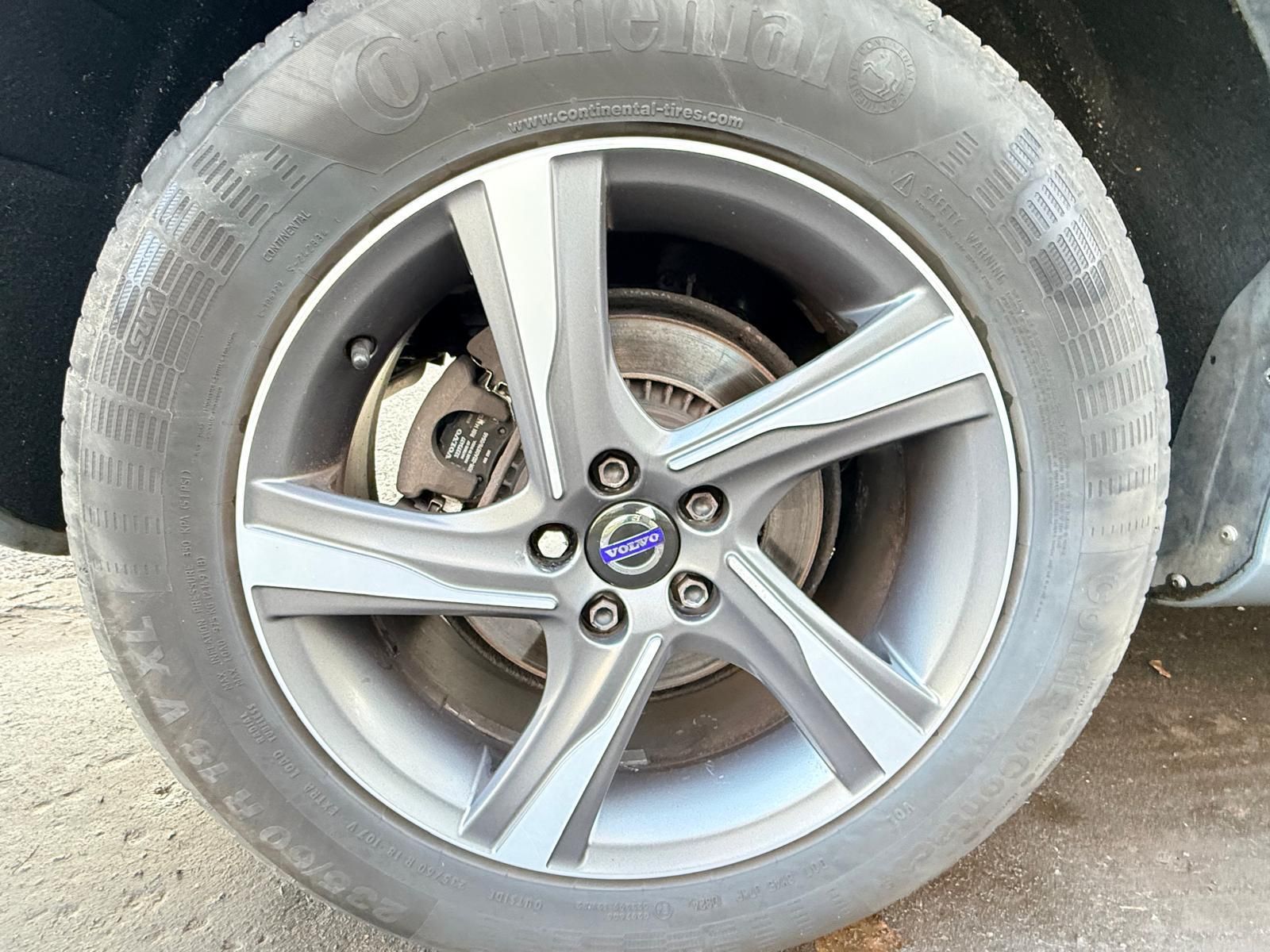 Volvo XC60 2.4 D5 R-Design Lux Nav SUV 5dr Diesel Auto AWD Euro 6 (s/s) (220 ps) 5dr Automatic 2026