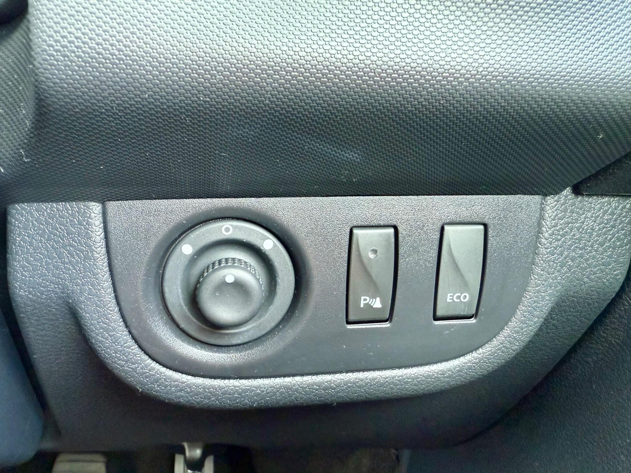 Dacia Sandero Stepway 0.9 TCe Laureate Euro 6 (s/s) 5dr 5dr Manual 2017