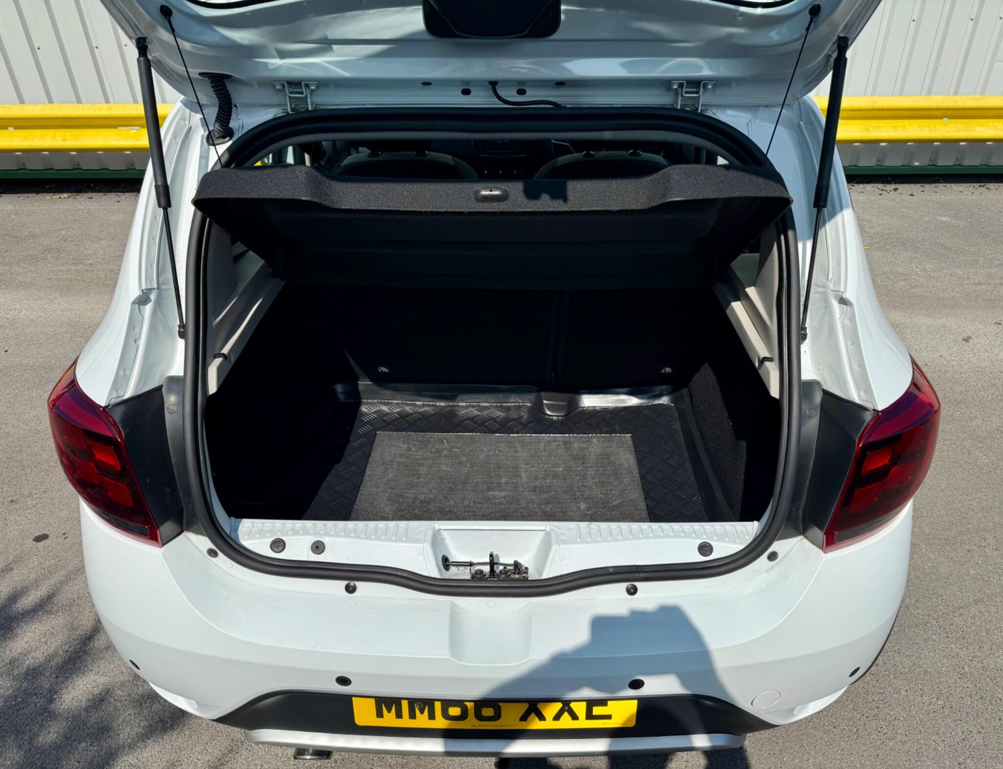 Dacia Sandero Stepway 0.9 TCe Laureate Euro 6 (s/s) 5dr 5dr Manual 2017