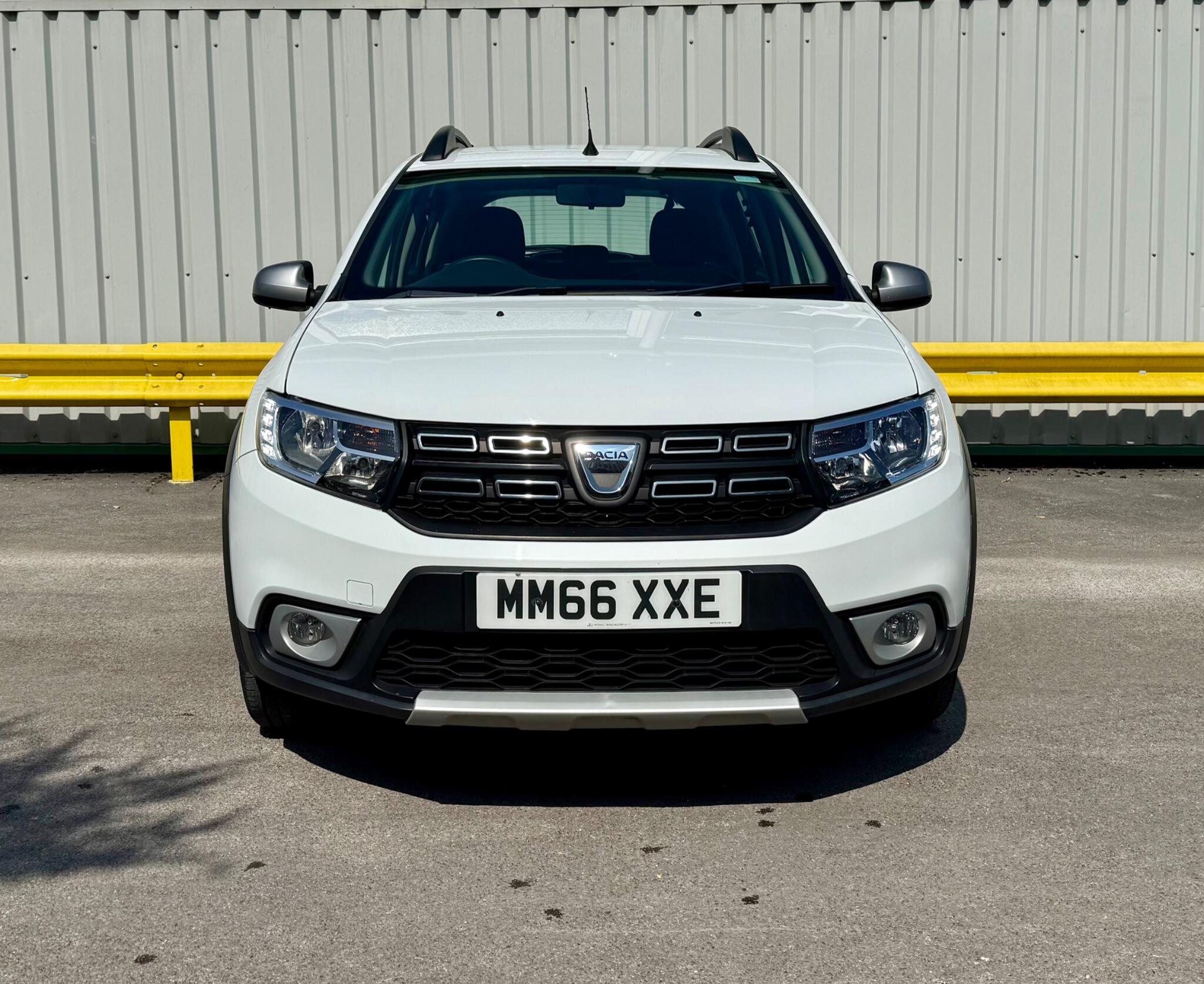 Dacia Sandero Stepway 0.9 TCe Laureate Euro 6 (s/s) 5dr 5dr Manual 2017