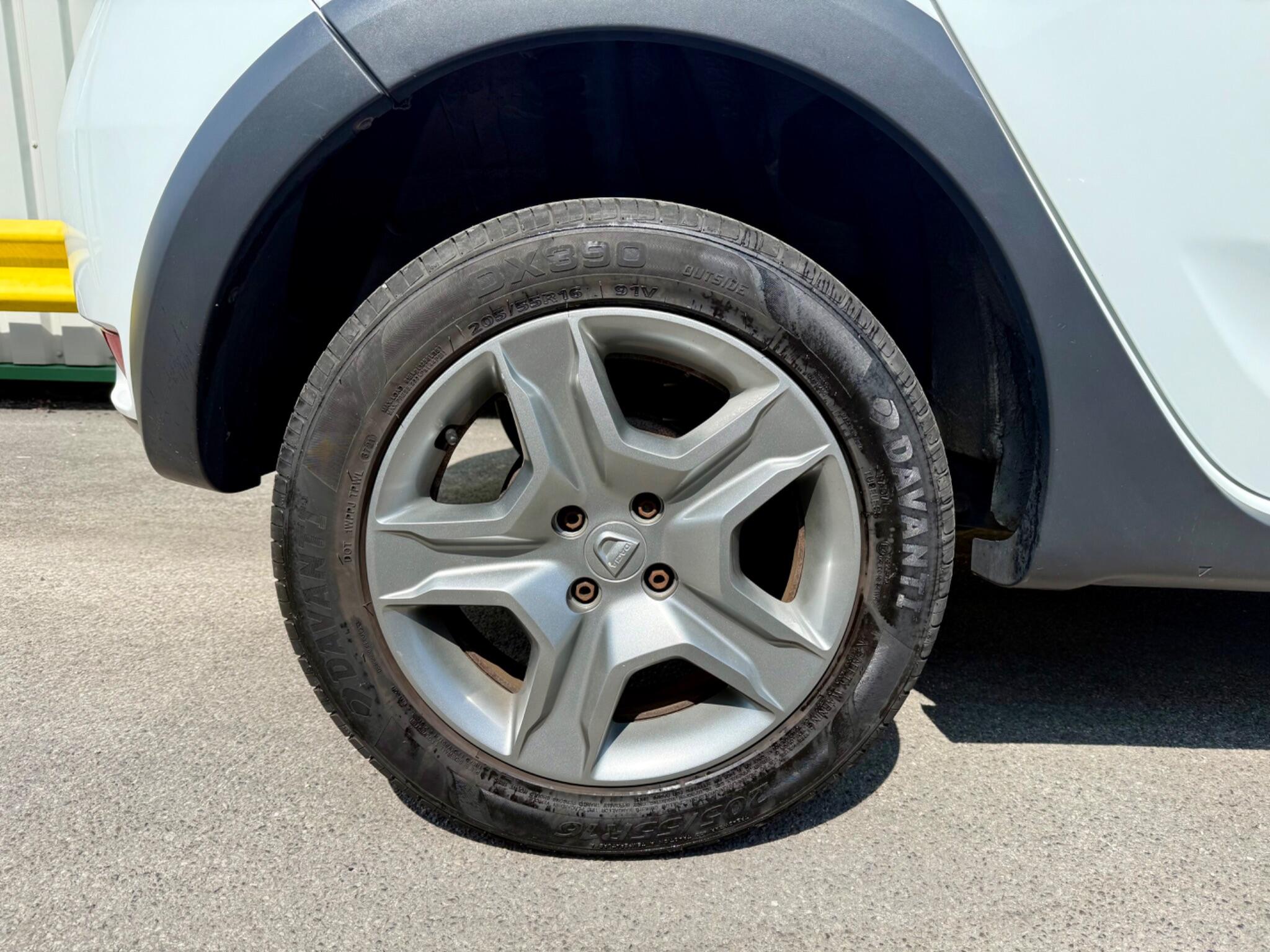 Dacia Sandero Stepway 0.9 TCe Laureate Euro 6 (s/s) 5dr 5dr Manual 2017