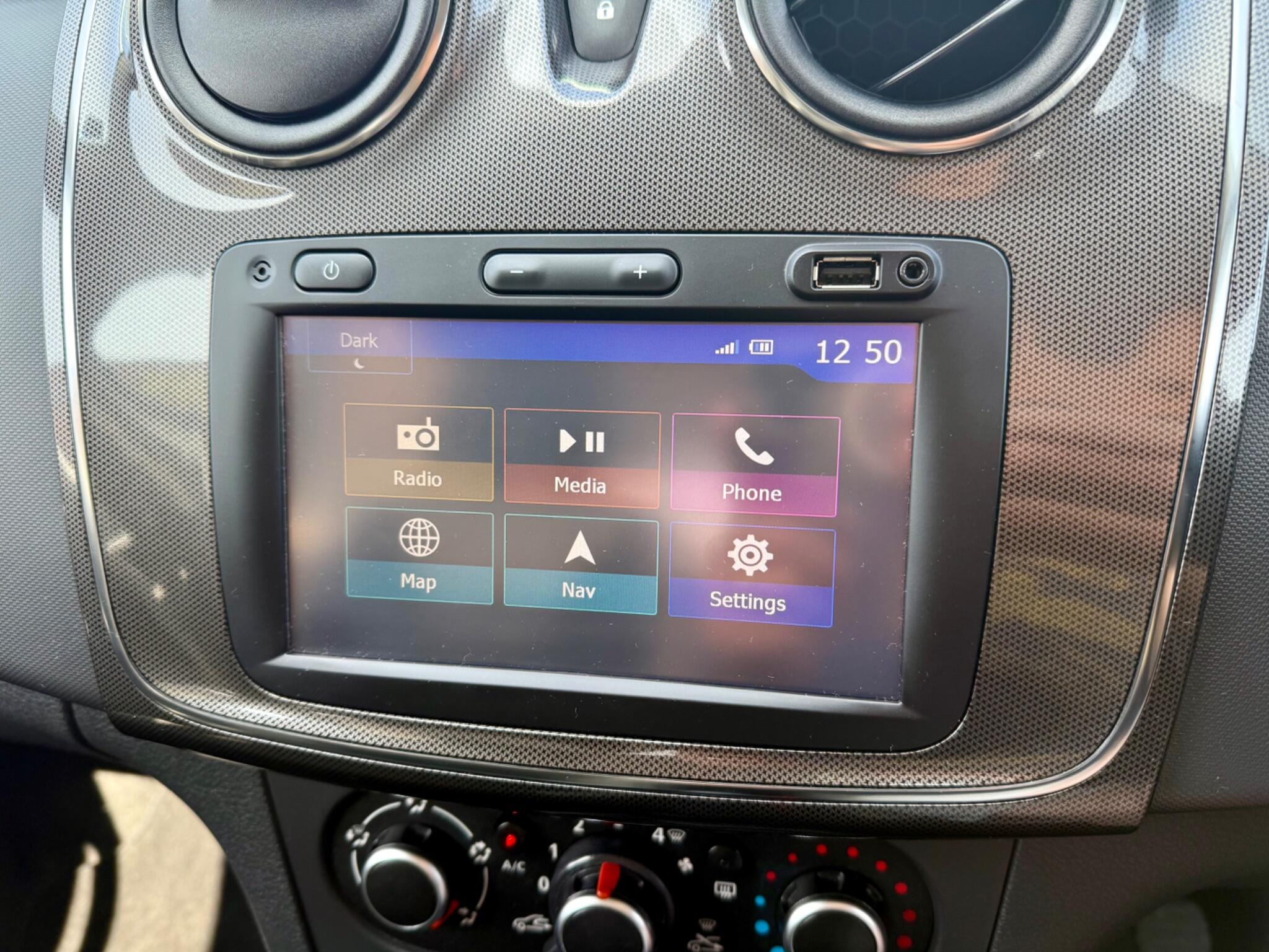 Dacia Sandero Stepway 0.9 TCe Laureate Euro 6 (s/s) 5dr 5dr Manual 2017