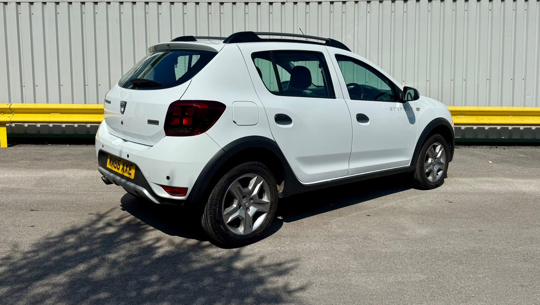 Dacia Sandero Stepway 0.9 TCe Laureate Euro 6 (s/s) 5dr 5dr Manual 2017