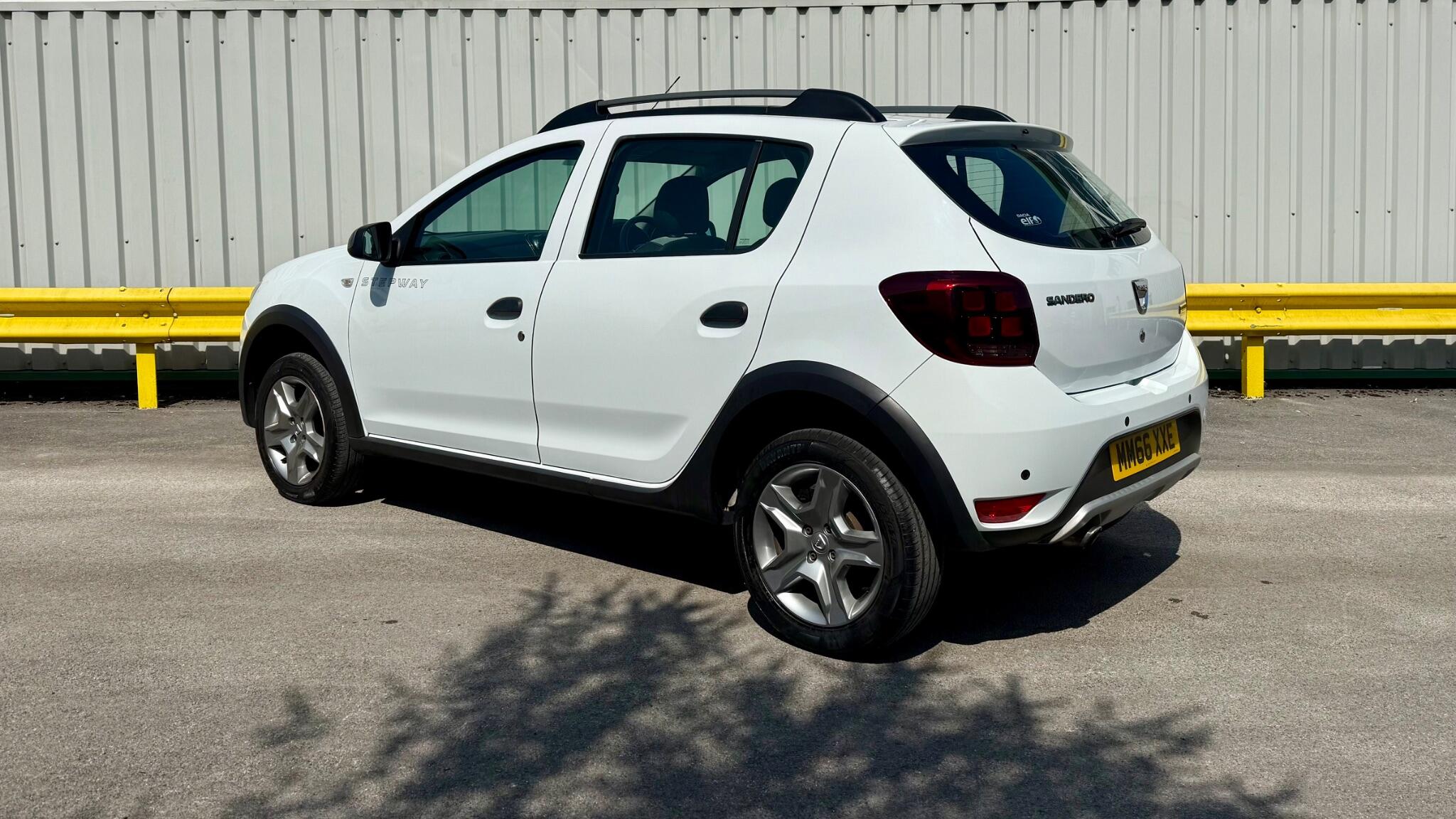 Dacia Sandero Stepway 0.9 TCe Laureate Euro 6 (s/s) 5dr 5dr Manual 2017