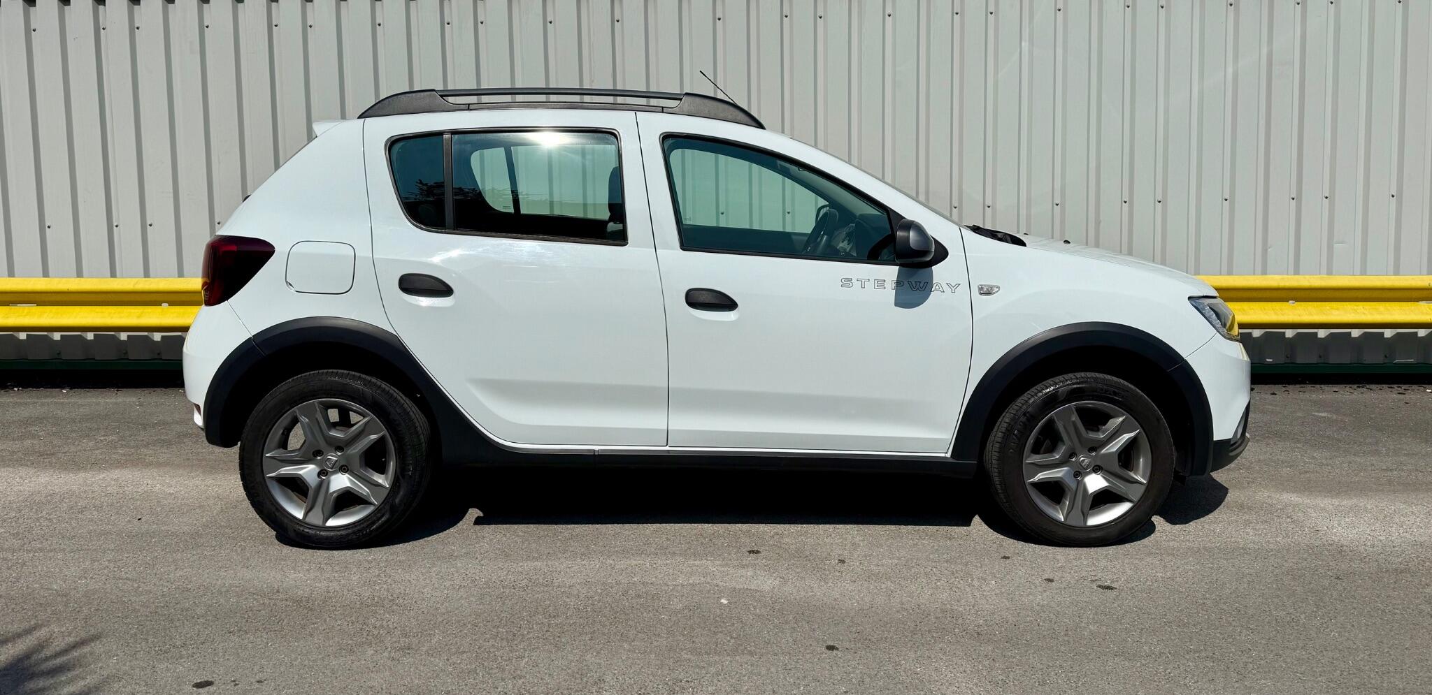 Dacia Sandero Stepway 0.9 TCe Laureate Euro 6 (s/s) 5dr 5dr Manual 2017