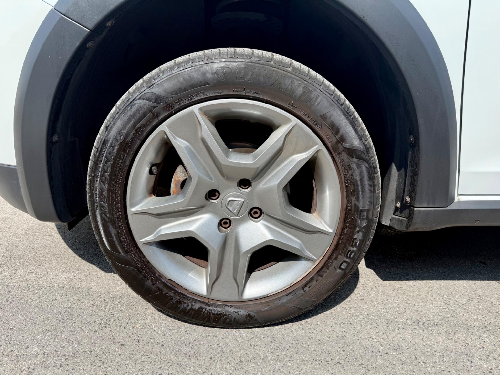 Dacia Sandero Stepway 0.9 TCe Laureate Euro 6 (s/s) 5dr 5dr Manual 2017