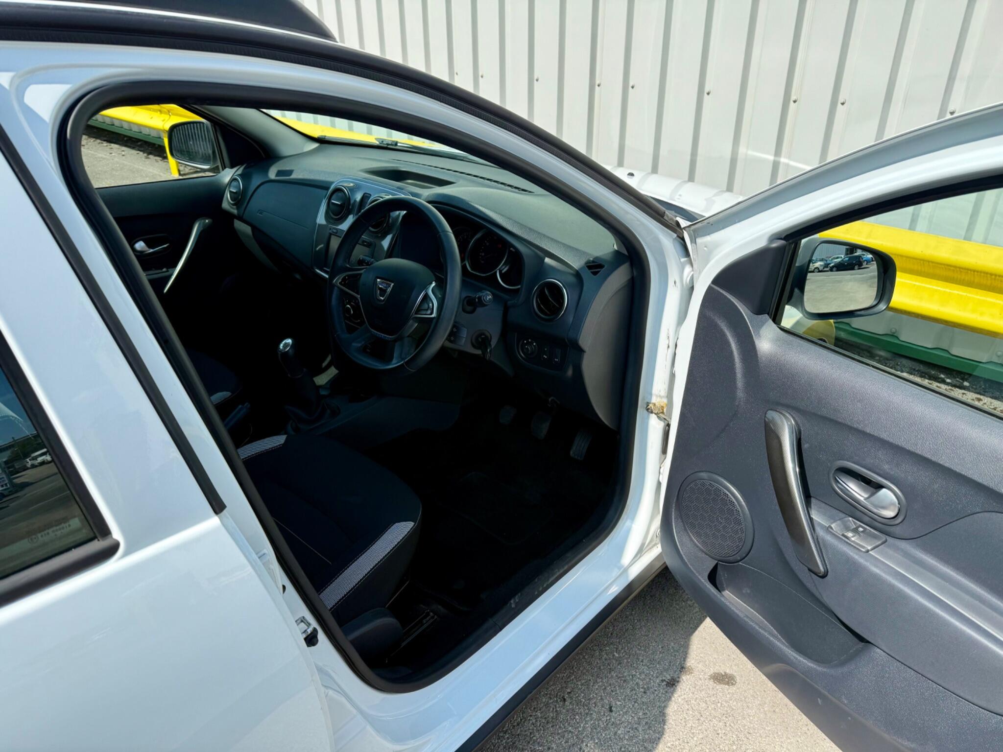 Dacia Sandero Stepway 0.9 TCe Laureate Euro 6 (s/s) 5dr 5dr Manual 2017